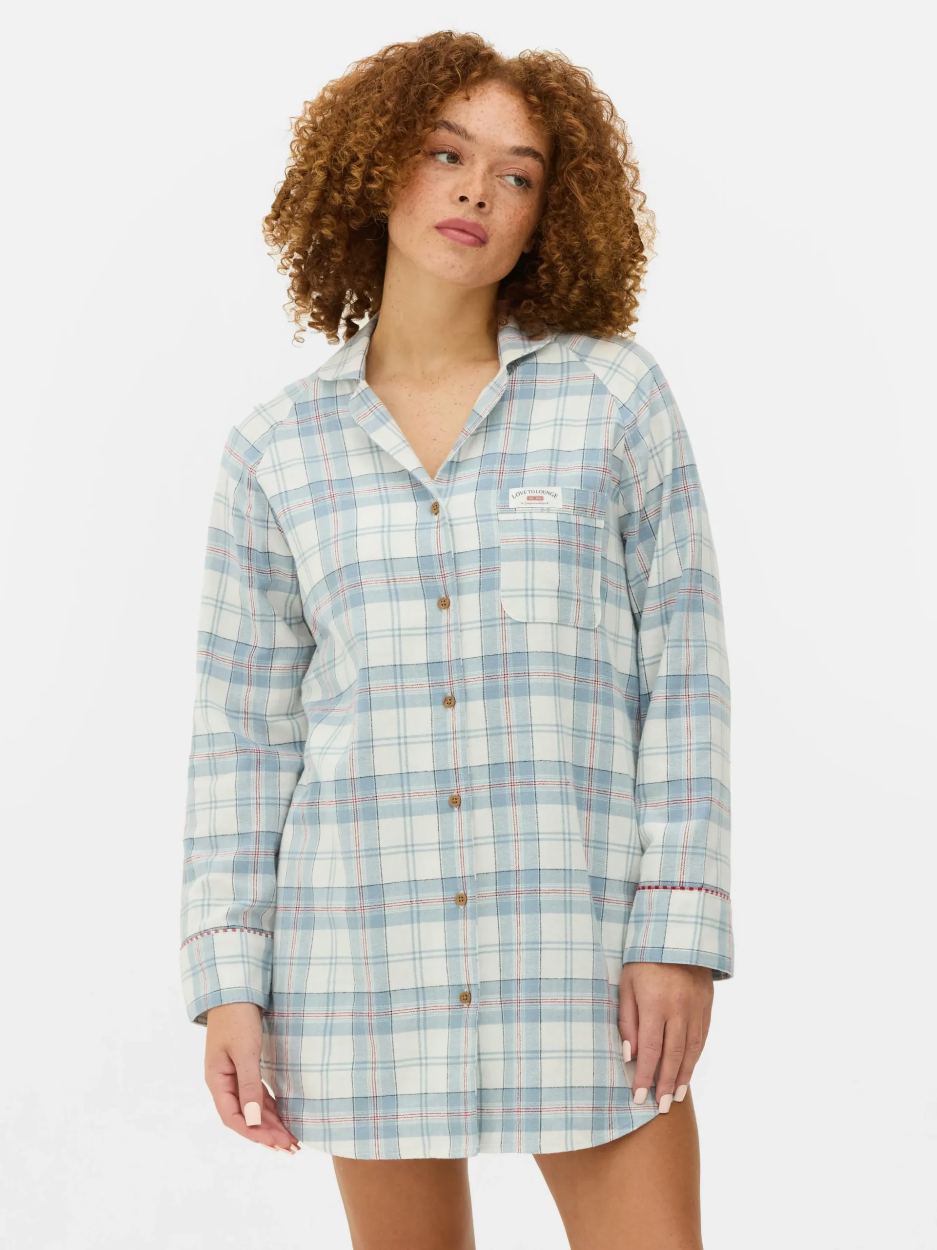 chemise_de_nuit_longue_en_1.webp Chemise De Nuit Longue En Flanelle à Carreaux