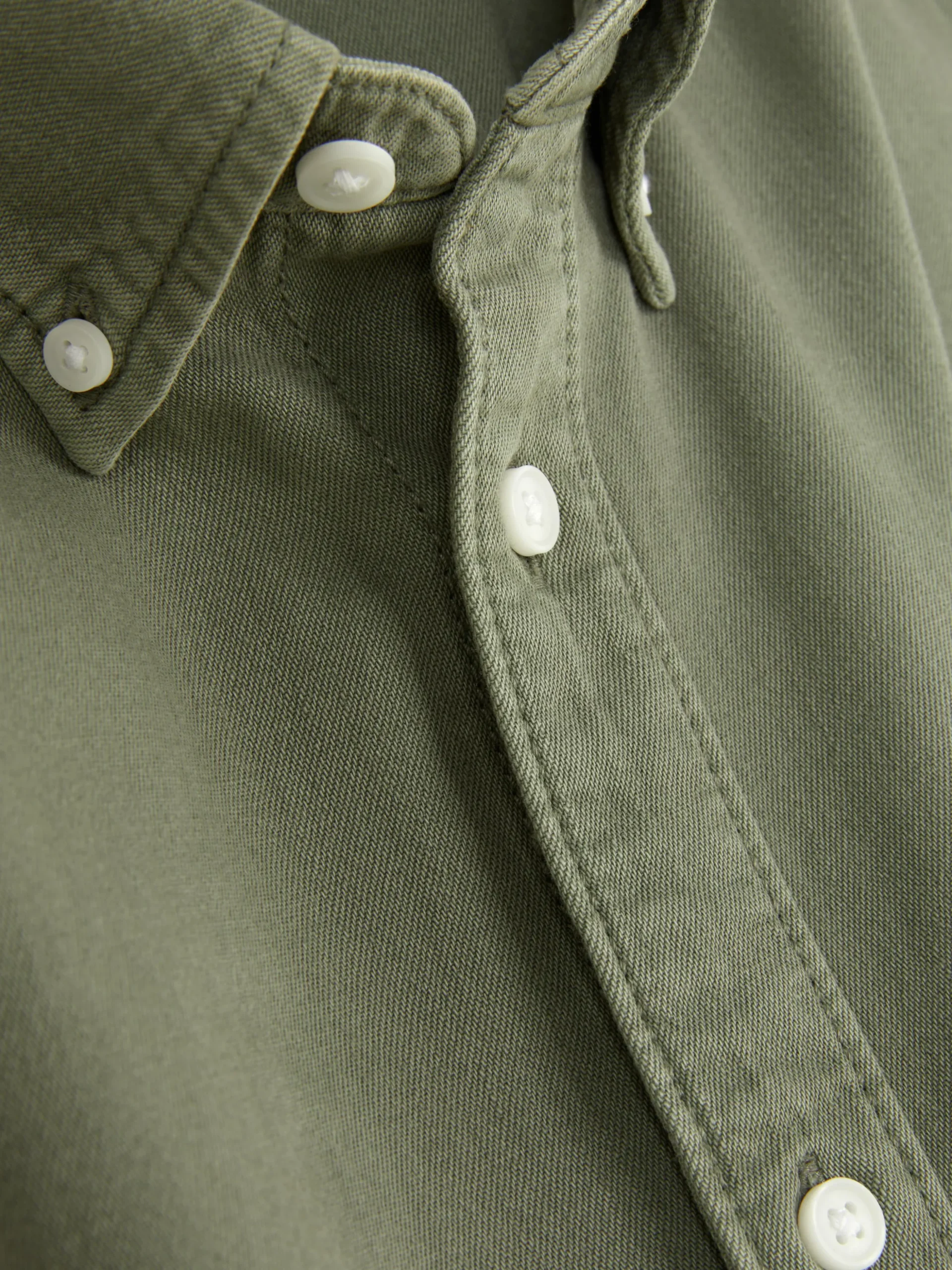 chemise_en_serg_de_coton__5-2.webp Chemise En Sergé De Coton à Manches Longues