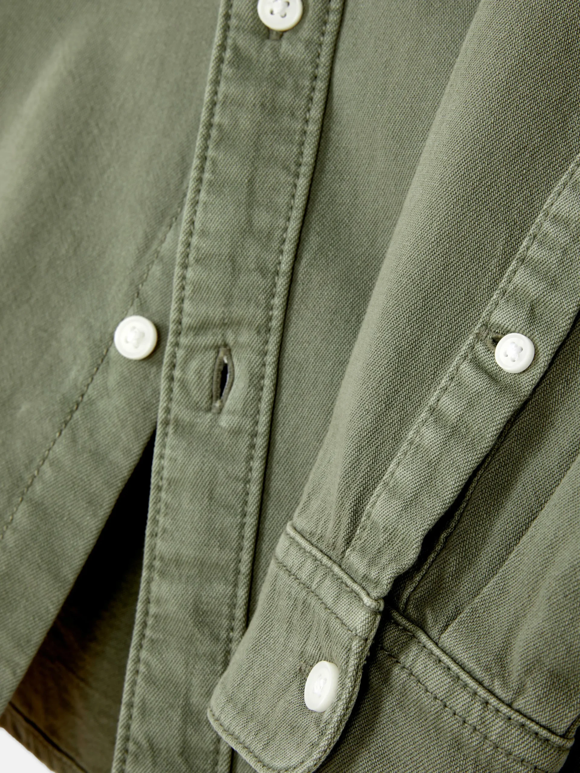 chemise_en_serg_de_coton__6-2.webp Chemise En Sergé De Coton à Manches Longues