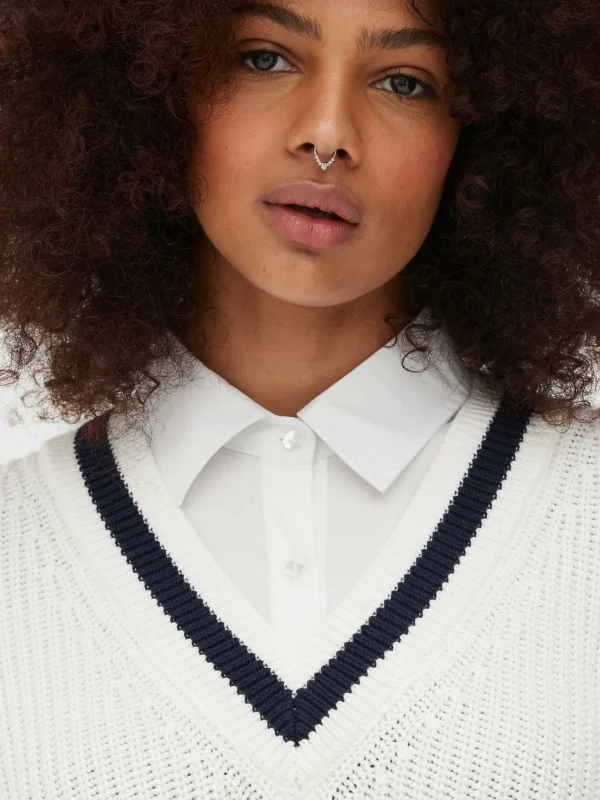 Chemise Et Pull Deux-en-un De Style Universitaire