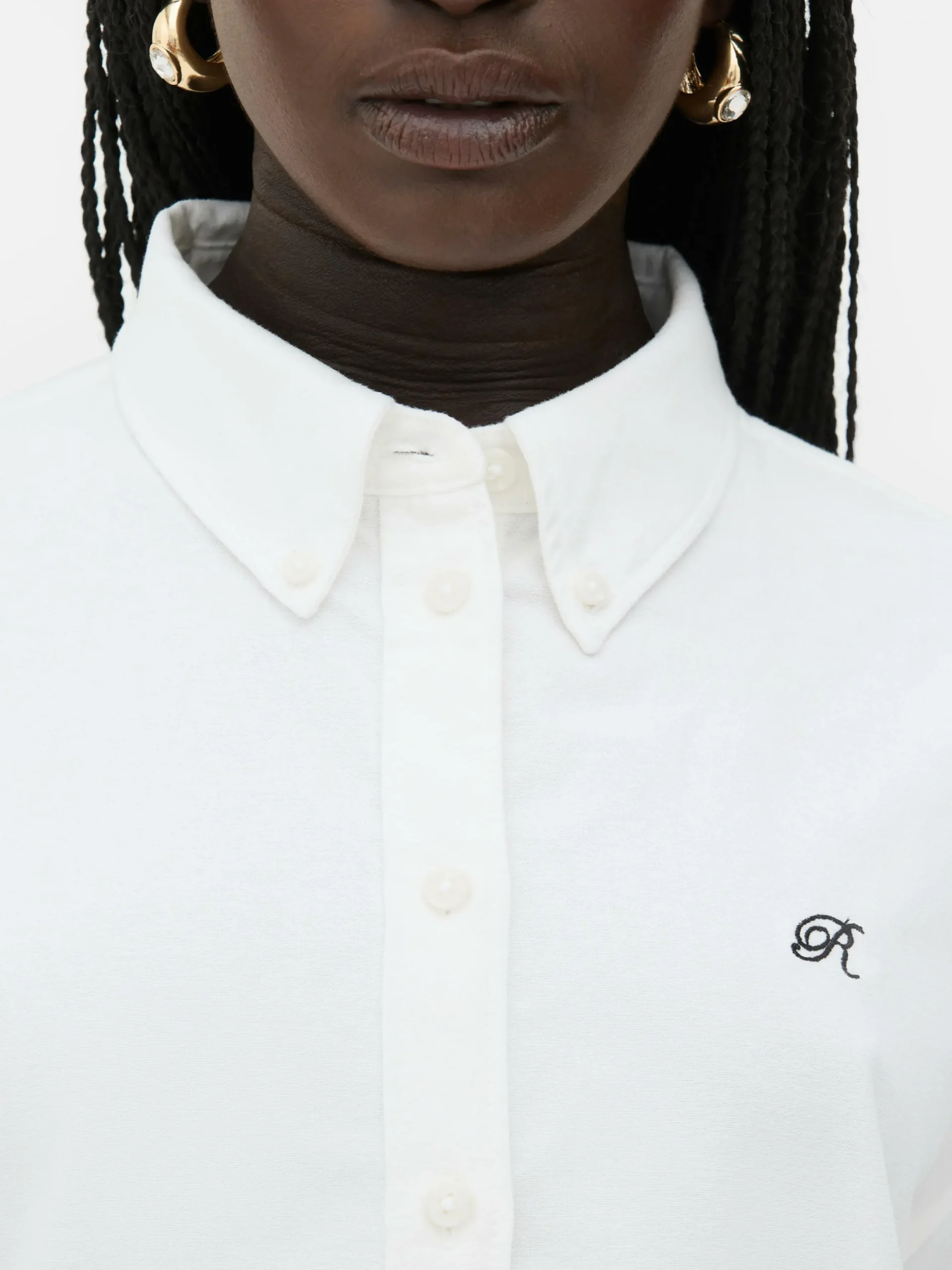 chemise_oxford_boutonne_r_2-1.webp Chemise Oxford Boutonnée Rita Ora