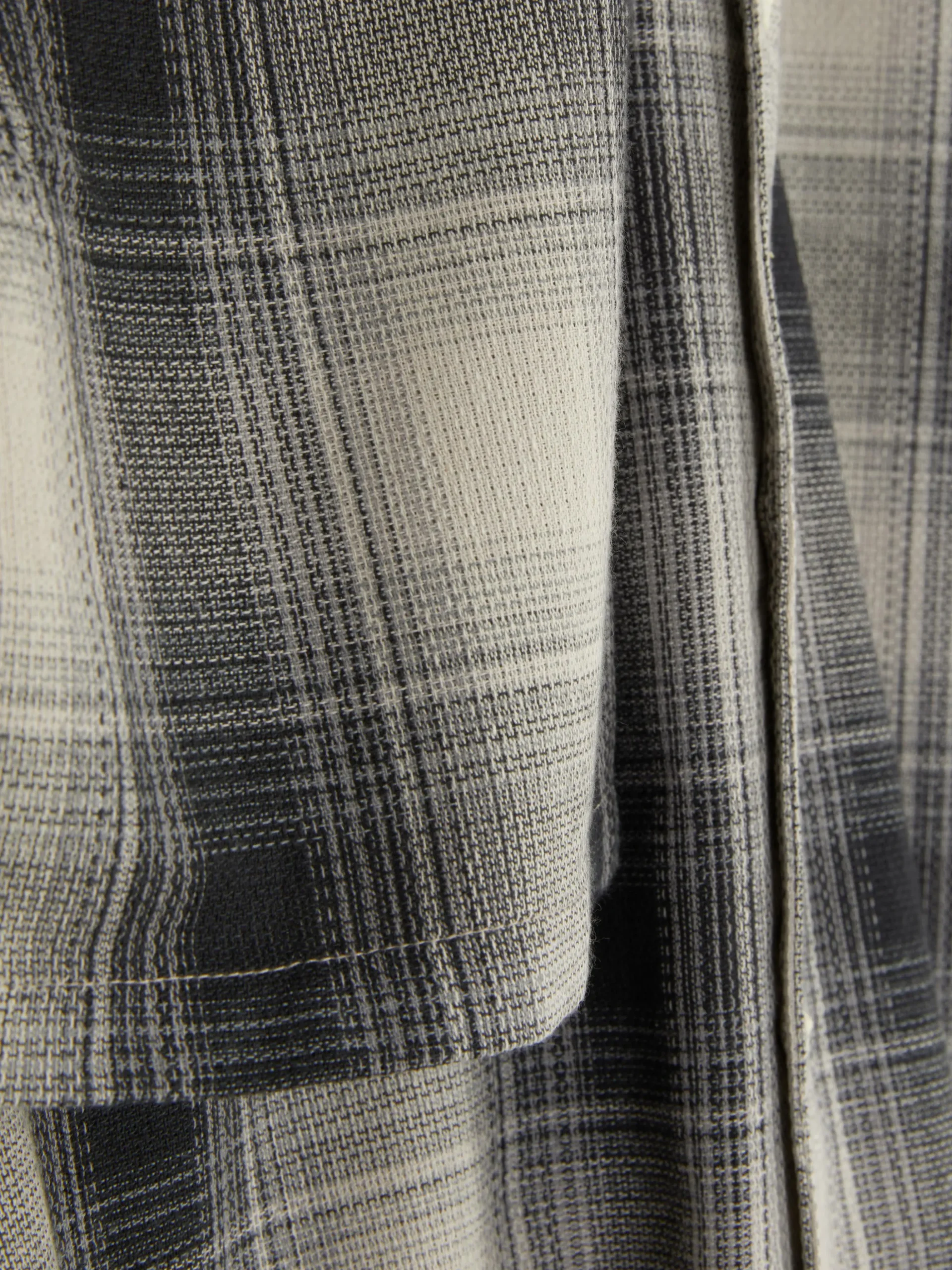 chemise_texture__carreaux_6.webp Chemise Texturée à Carreaux Et à Manches Courtes