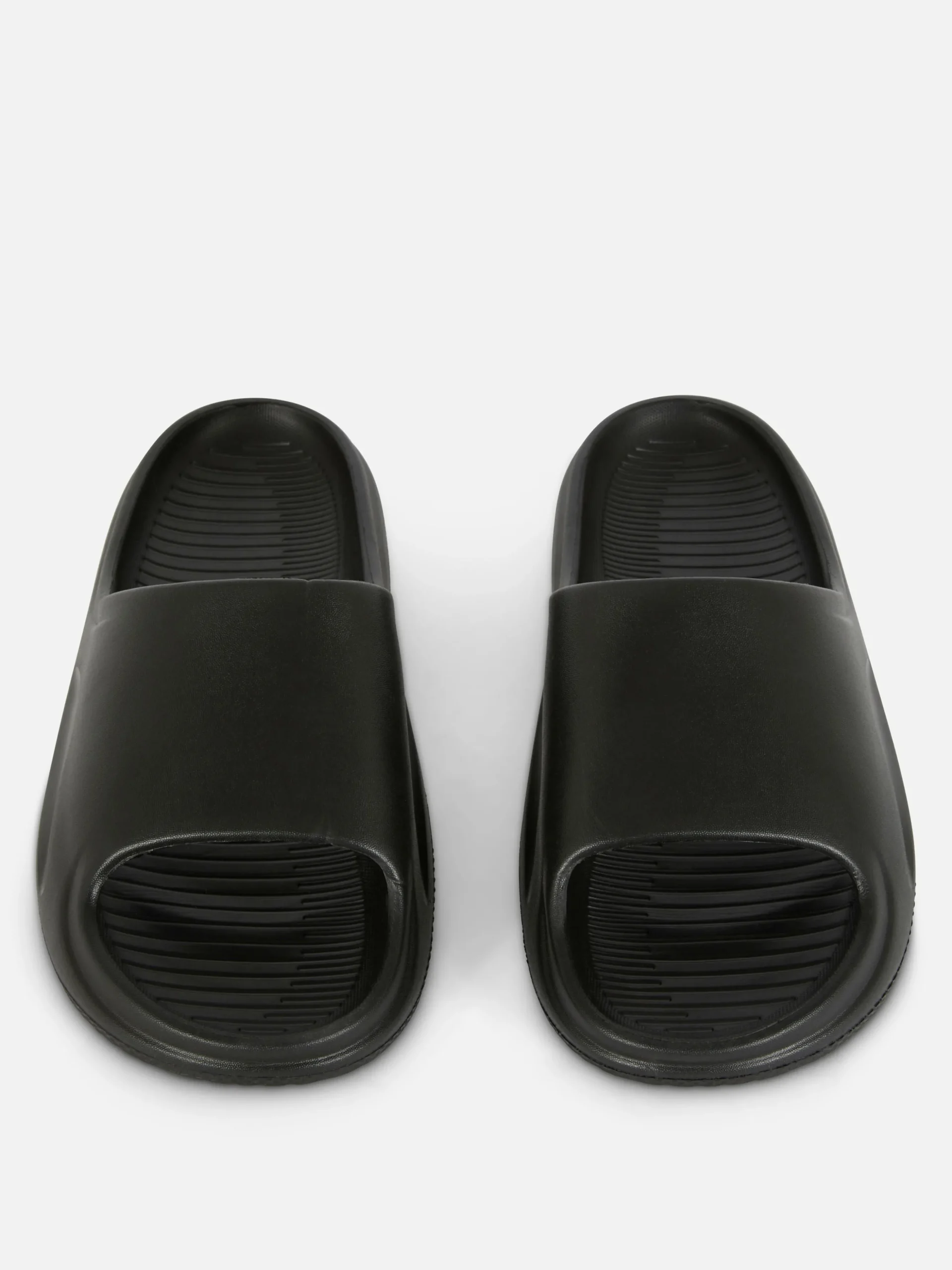 claquettes_de_piscine__pl_1.webp Claquettes De Piscine à Plateforme