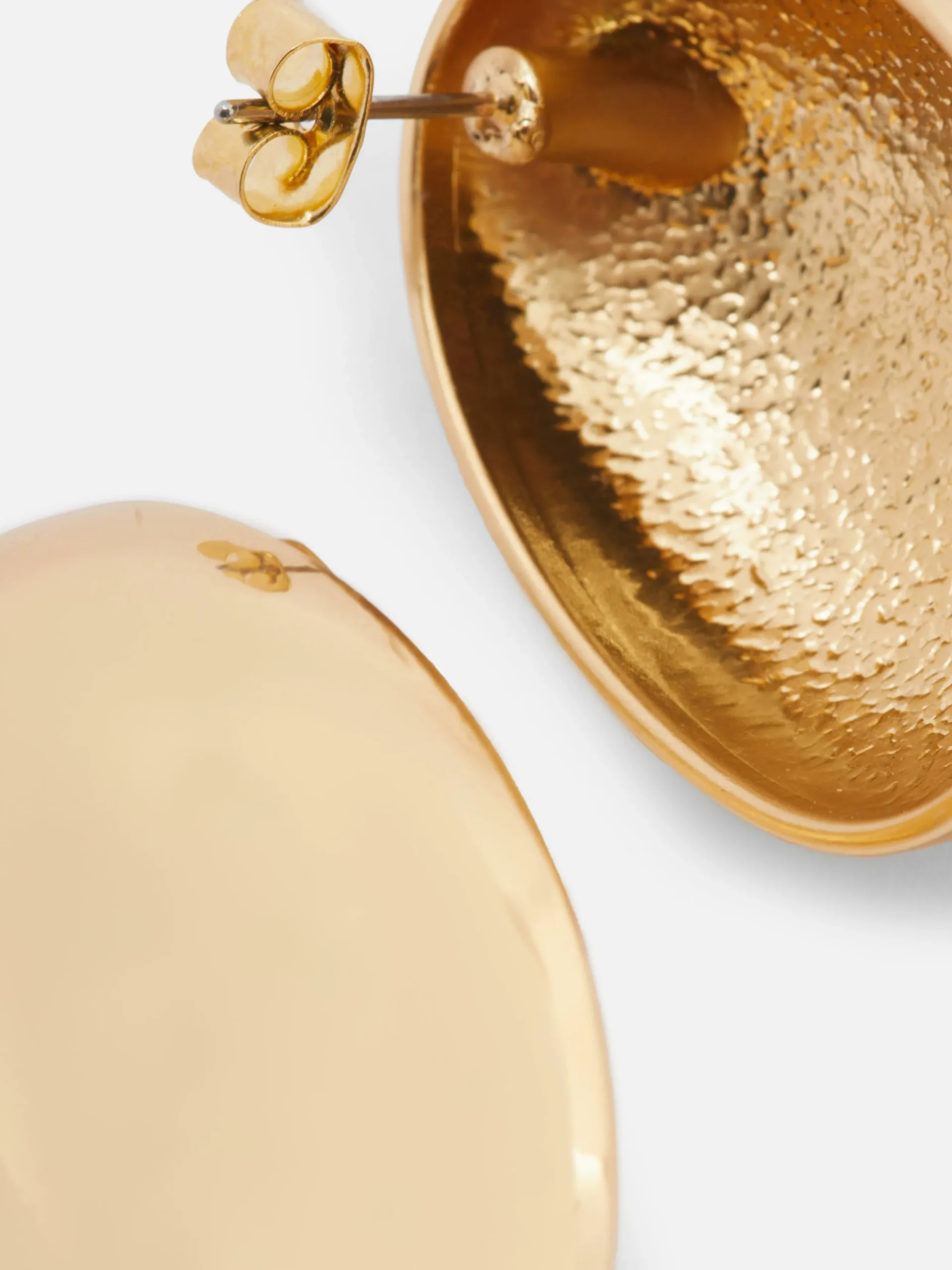 clous_doreilles_bouffants_1.webp Clous D'oreilles Bouffants