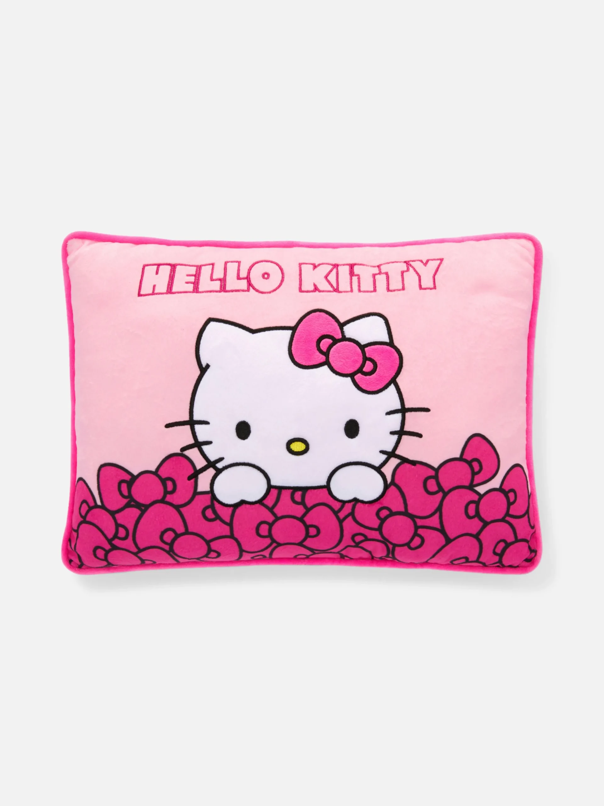 coussin_allong_hello_kitt_0.webp Coussin Allongé Hello Kitty
