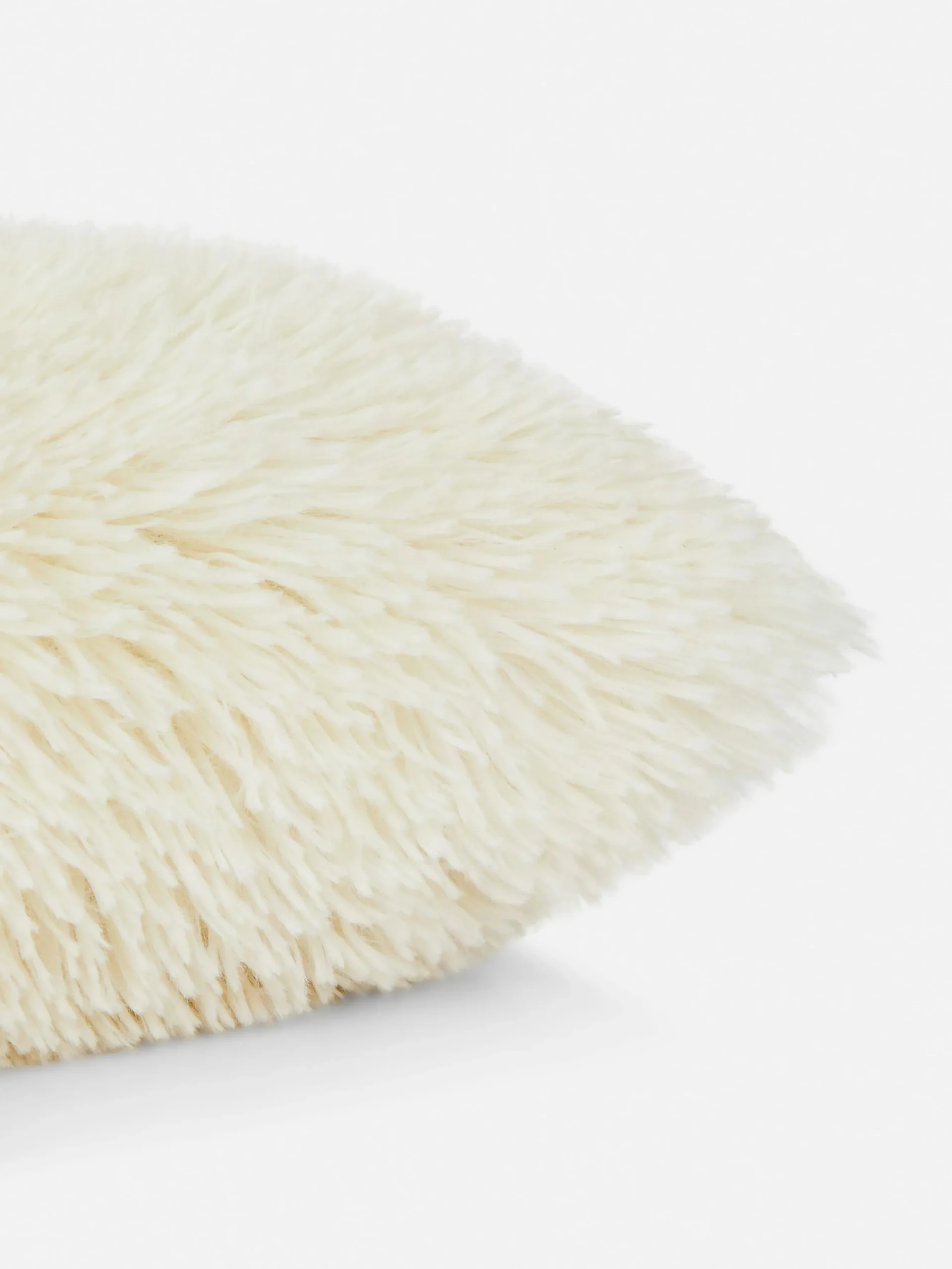 coussin_rectangulaire_en__1.webp Coussin Rectangulaire En Fausse Fourrure