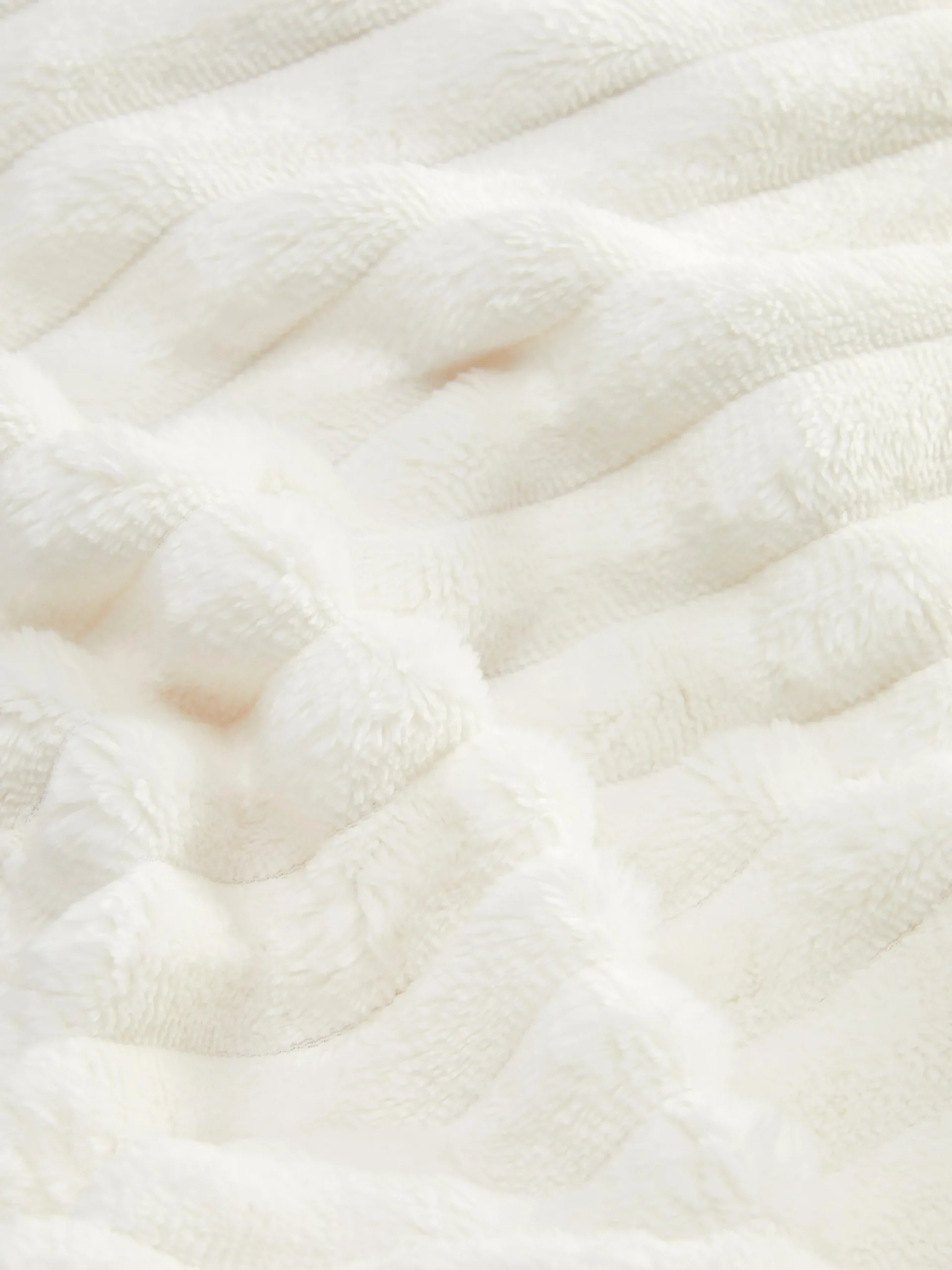 couverture_ctele_douce_1.webp Couverture Côtelée Douce