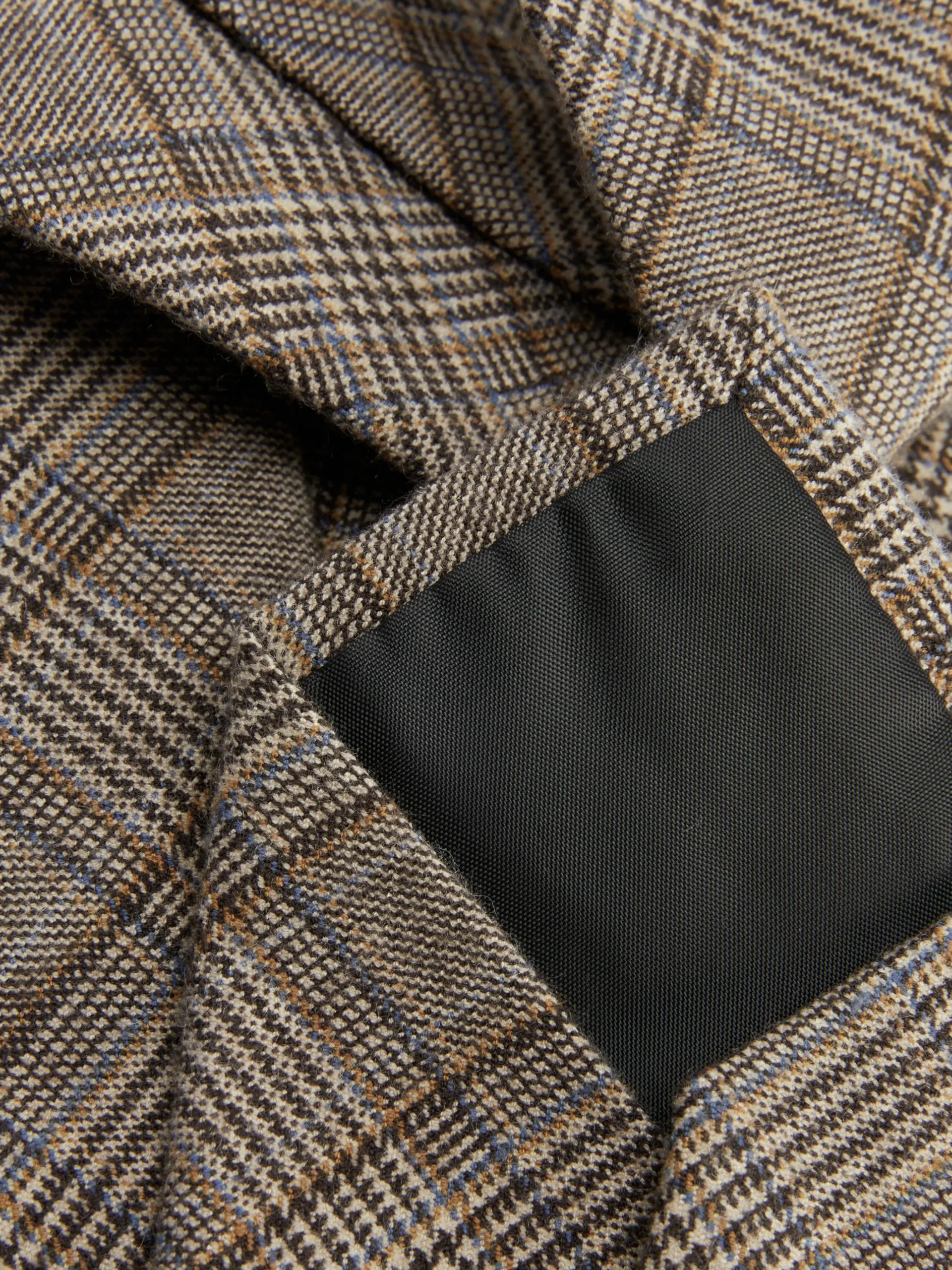 cravate_rita_ora_1.webp Cravate Rita Ora