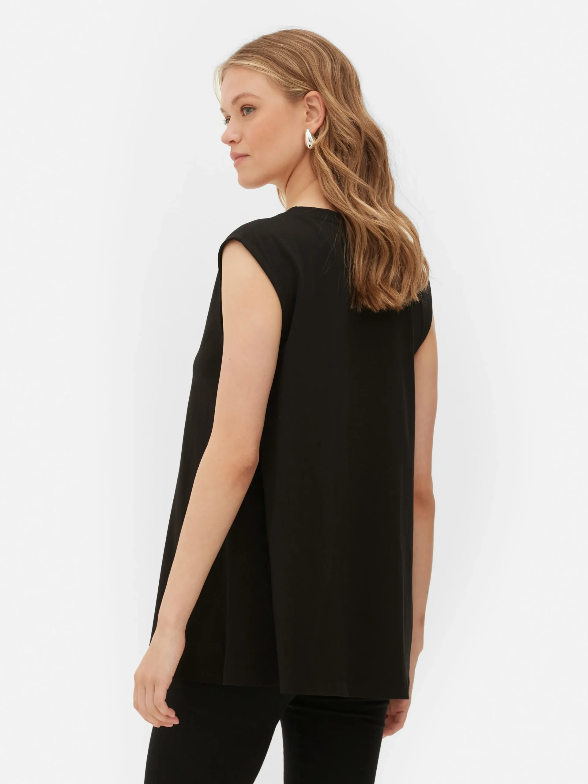 dbardeur__col_en_v_sans_m_3.webp Débardeur à Col En V Sans Manches