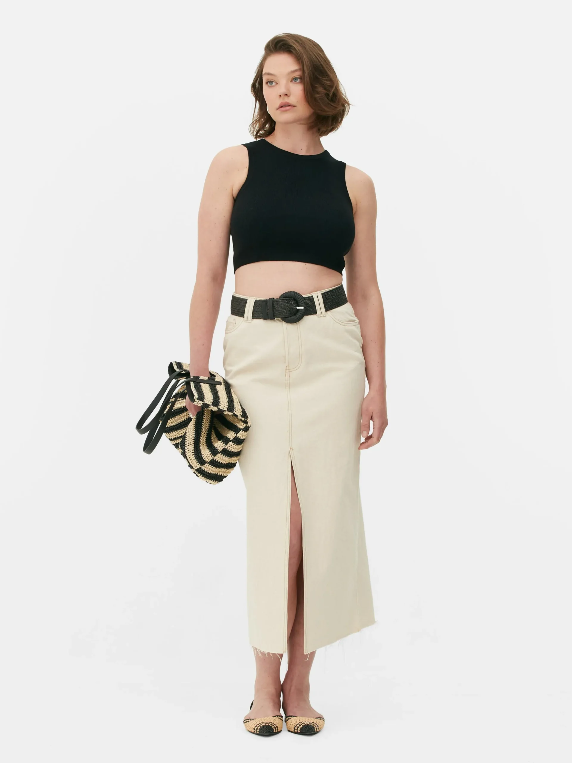 dbardeur_court__col_rasdu_0-1.webp Débardeur Court à Col Ras-du-cou En Maille Côtelée