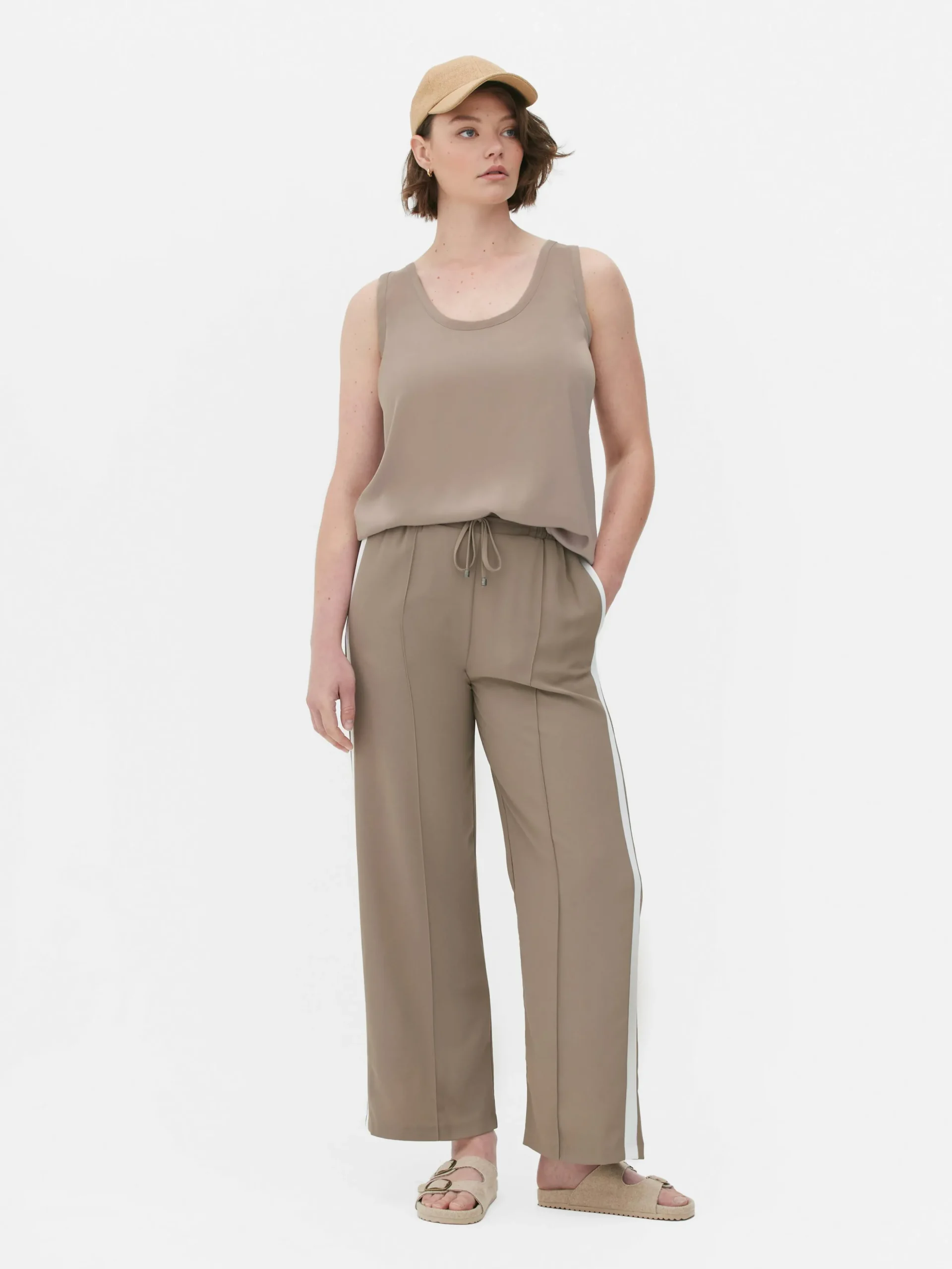 dbardeur_dcontract_essent_0-2.webp Débardeur Décontracté Essential