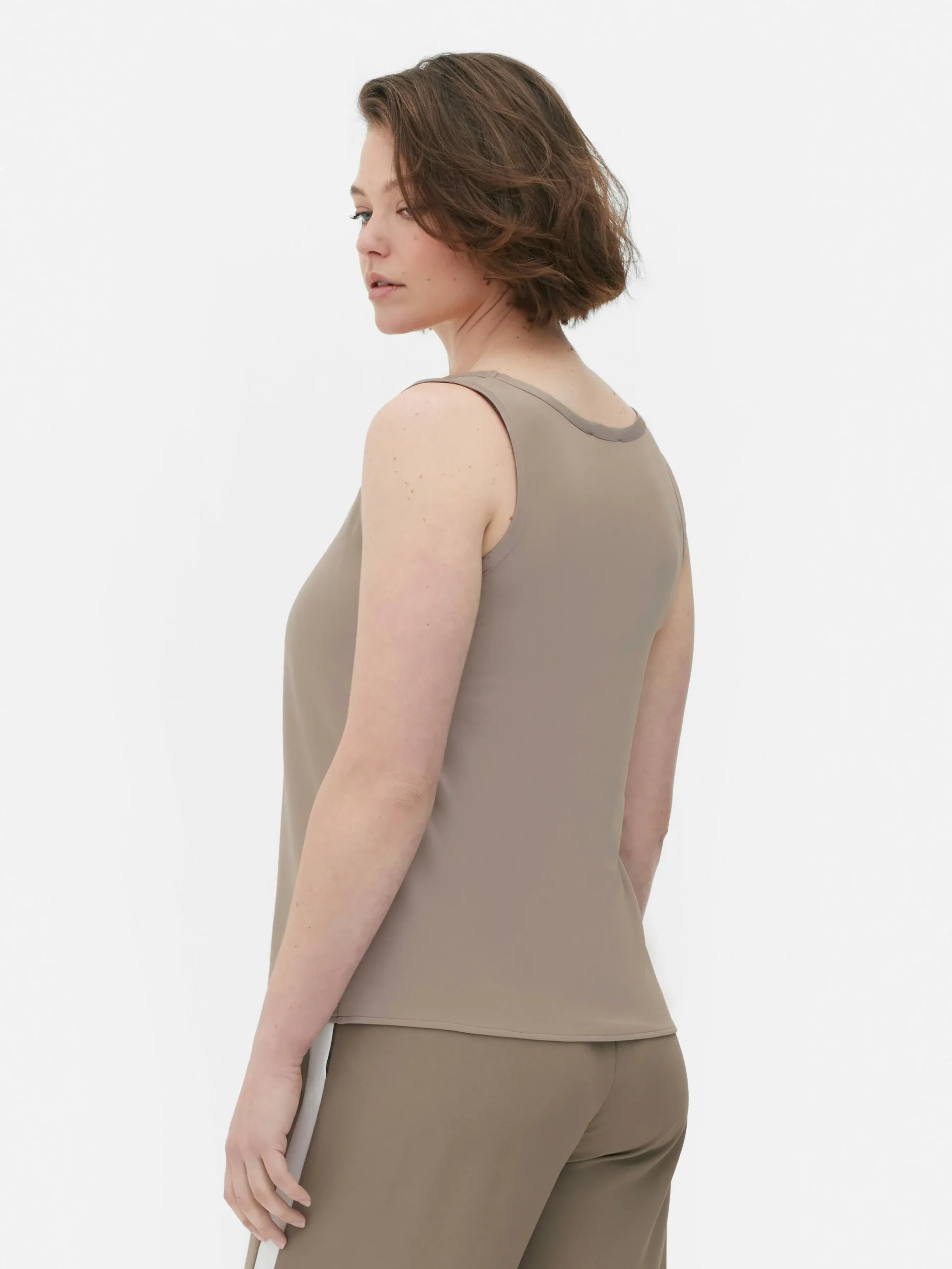 dbardeur_dcontract_essent_3-2.webp Débardeur Décontracté Essential