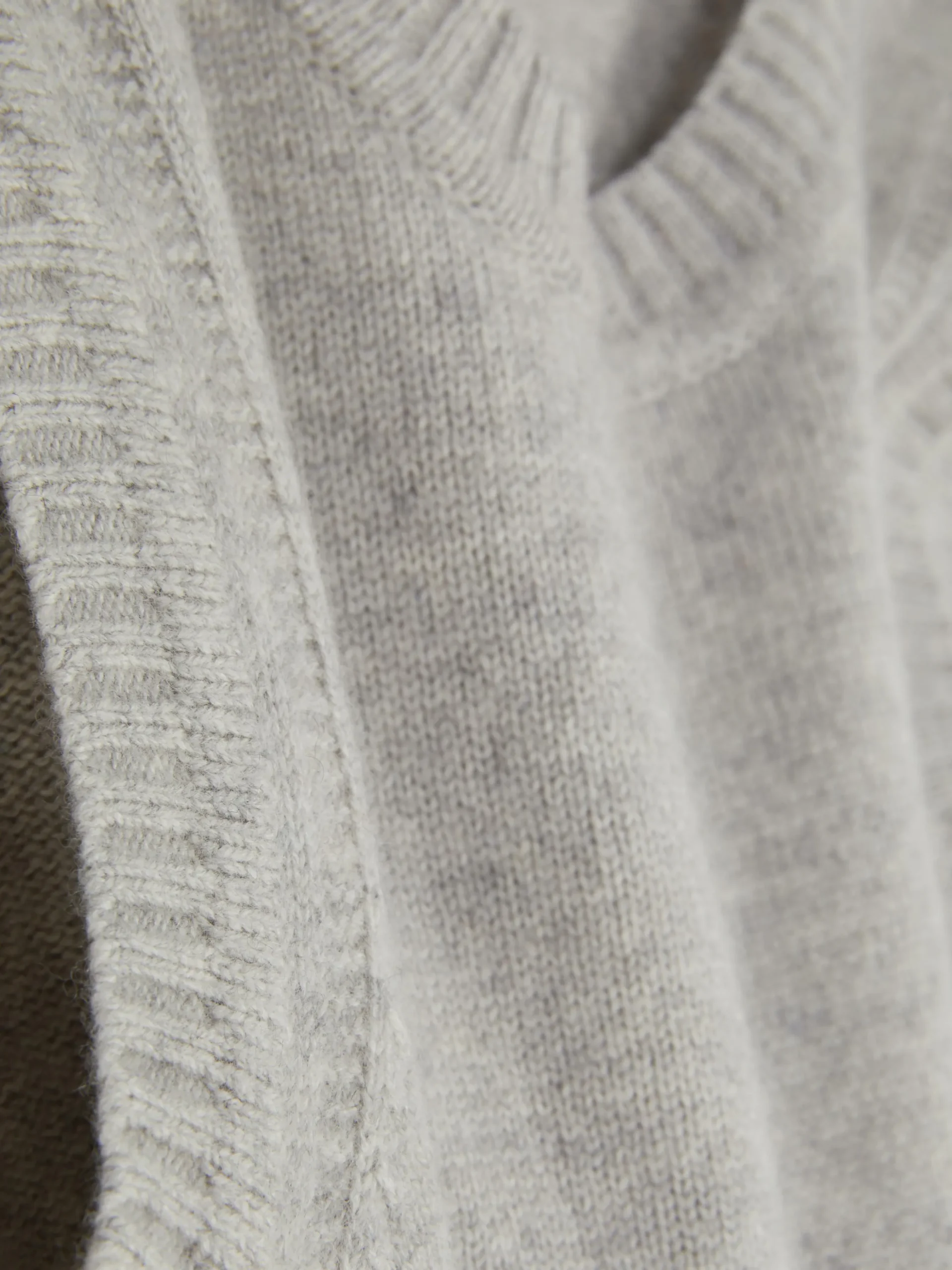 dbardeur_en_maille_ctele__5.webp Débardeur En Maille Côtelée The Edit