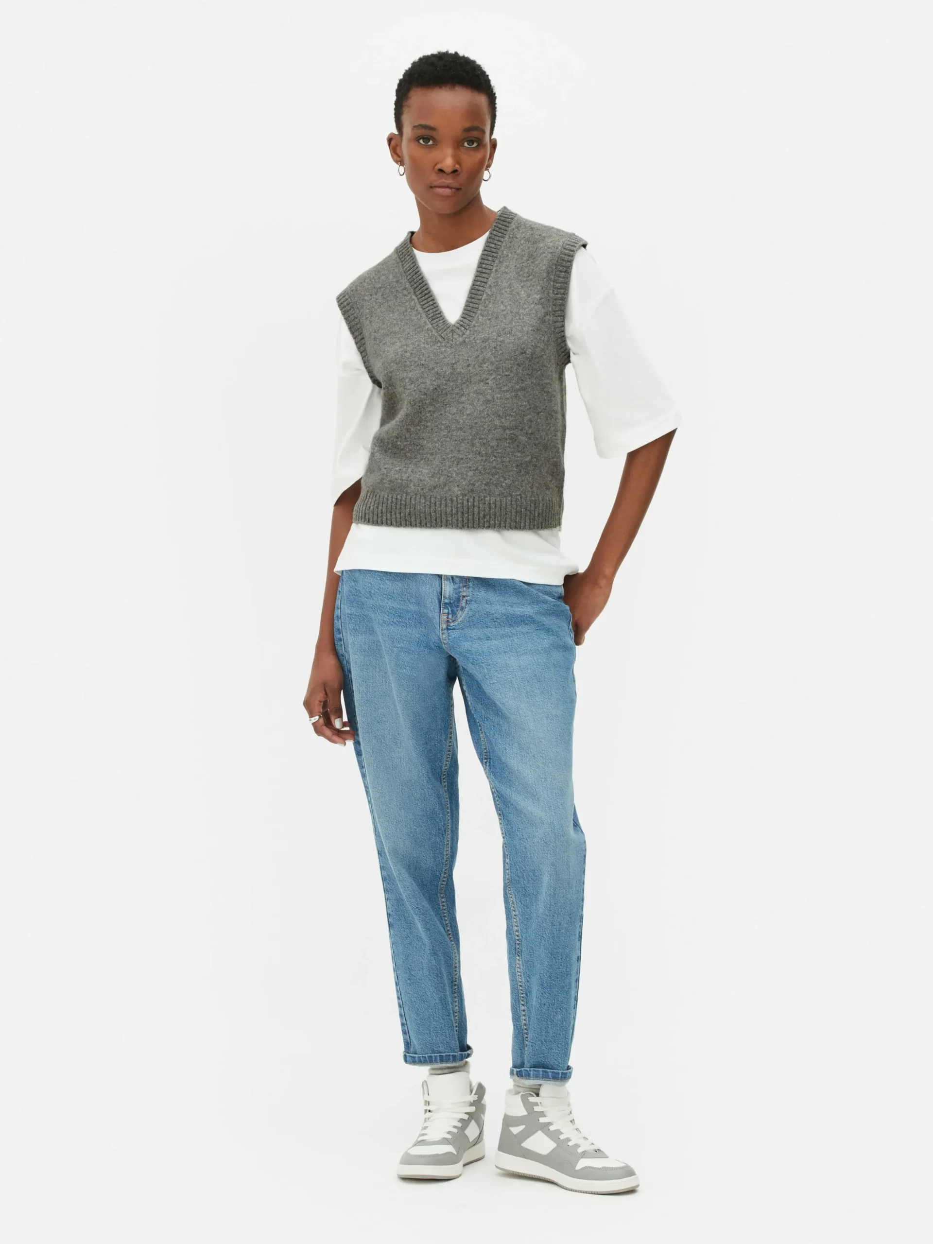 dbardeur_tricot__col_en_v_1.webp Débardeur Tricoté à Col En V