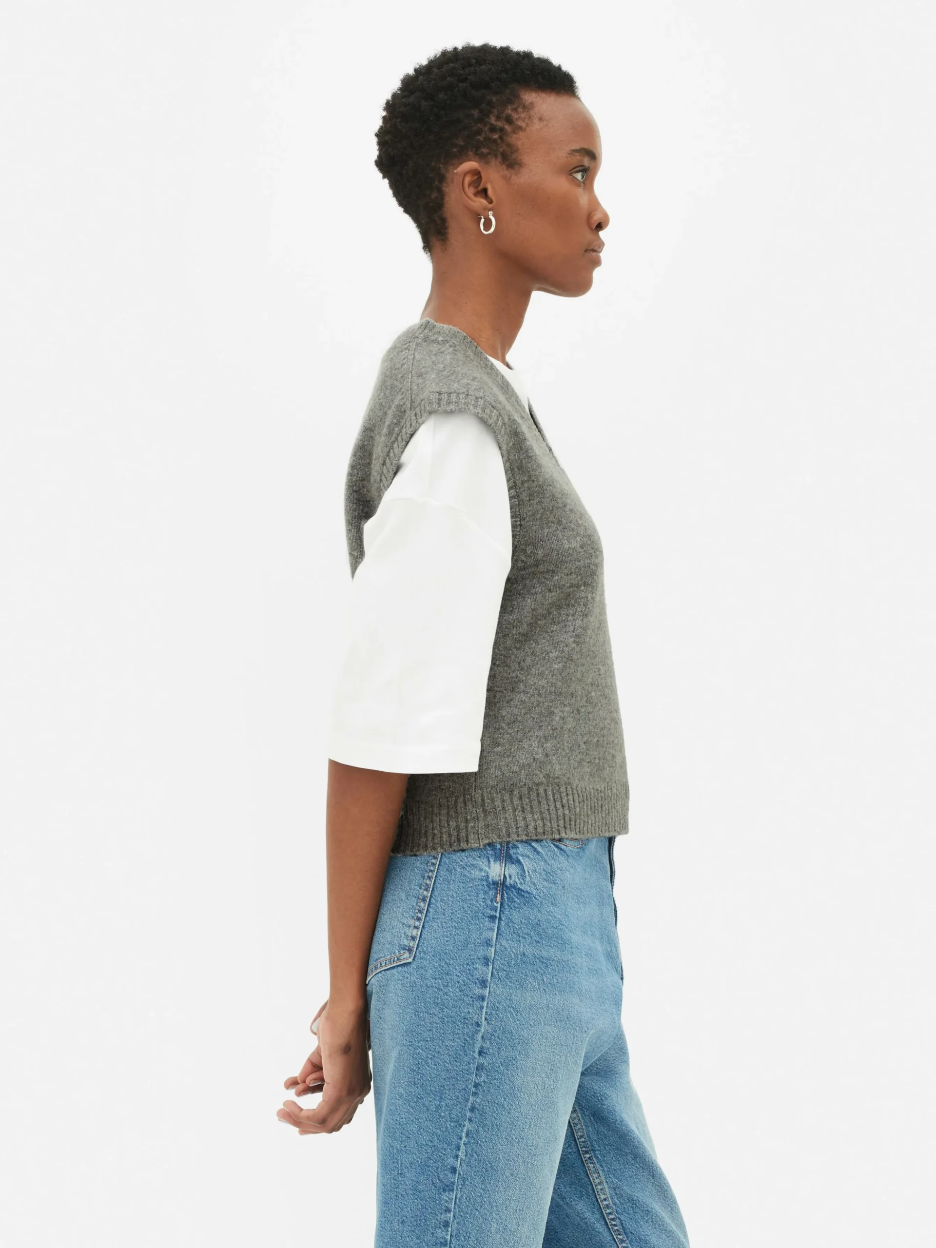 dbardeur_tricot__col_en_v_2.webp Débardeur Tricoté à Col En V