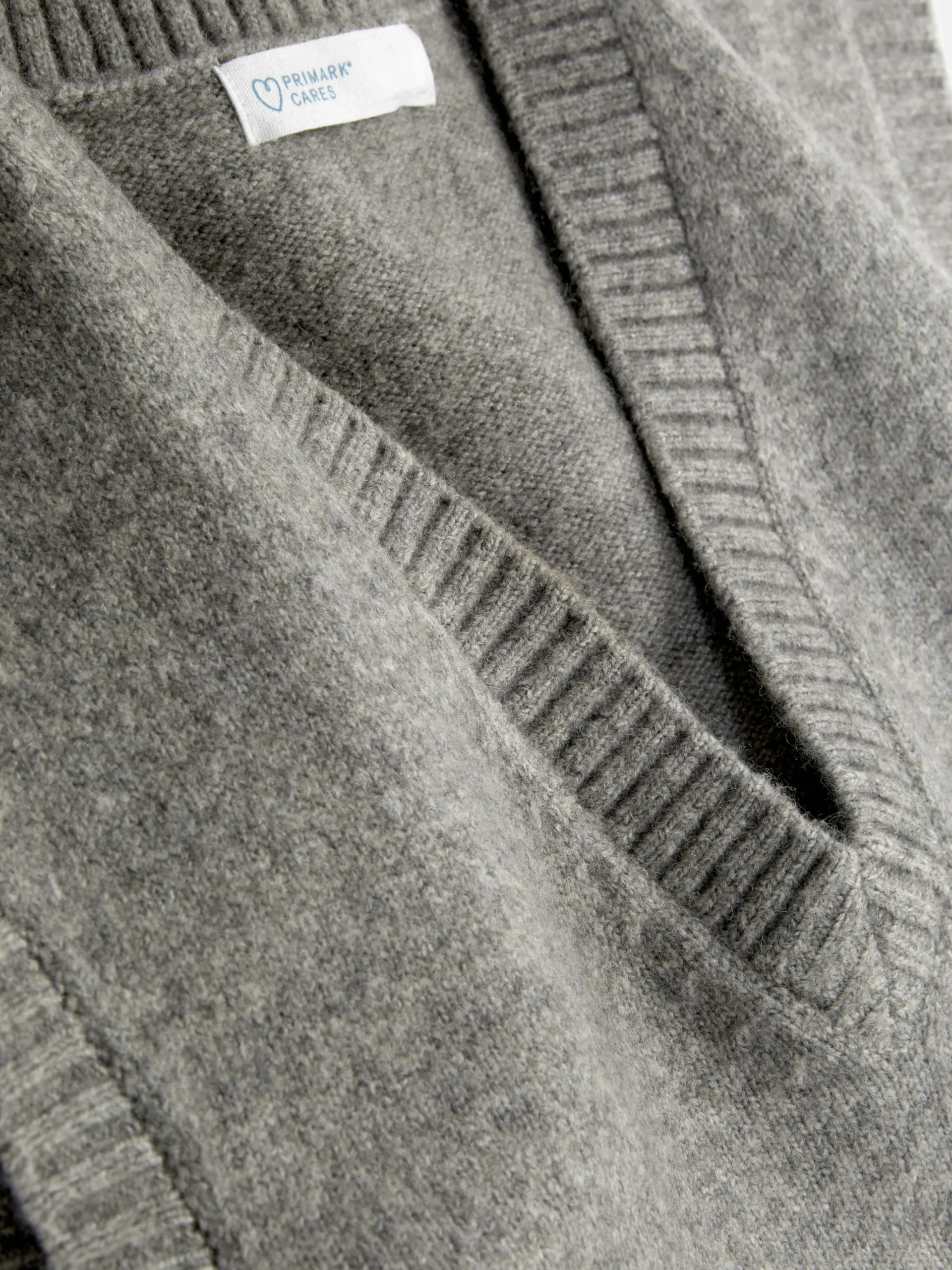 dbardeur_tricot__col_en_v_5.webp Débardeur Tricoté à Col En V