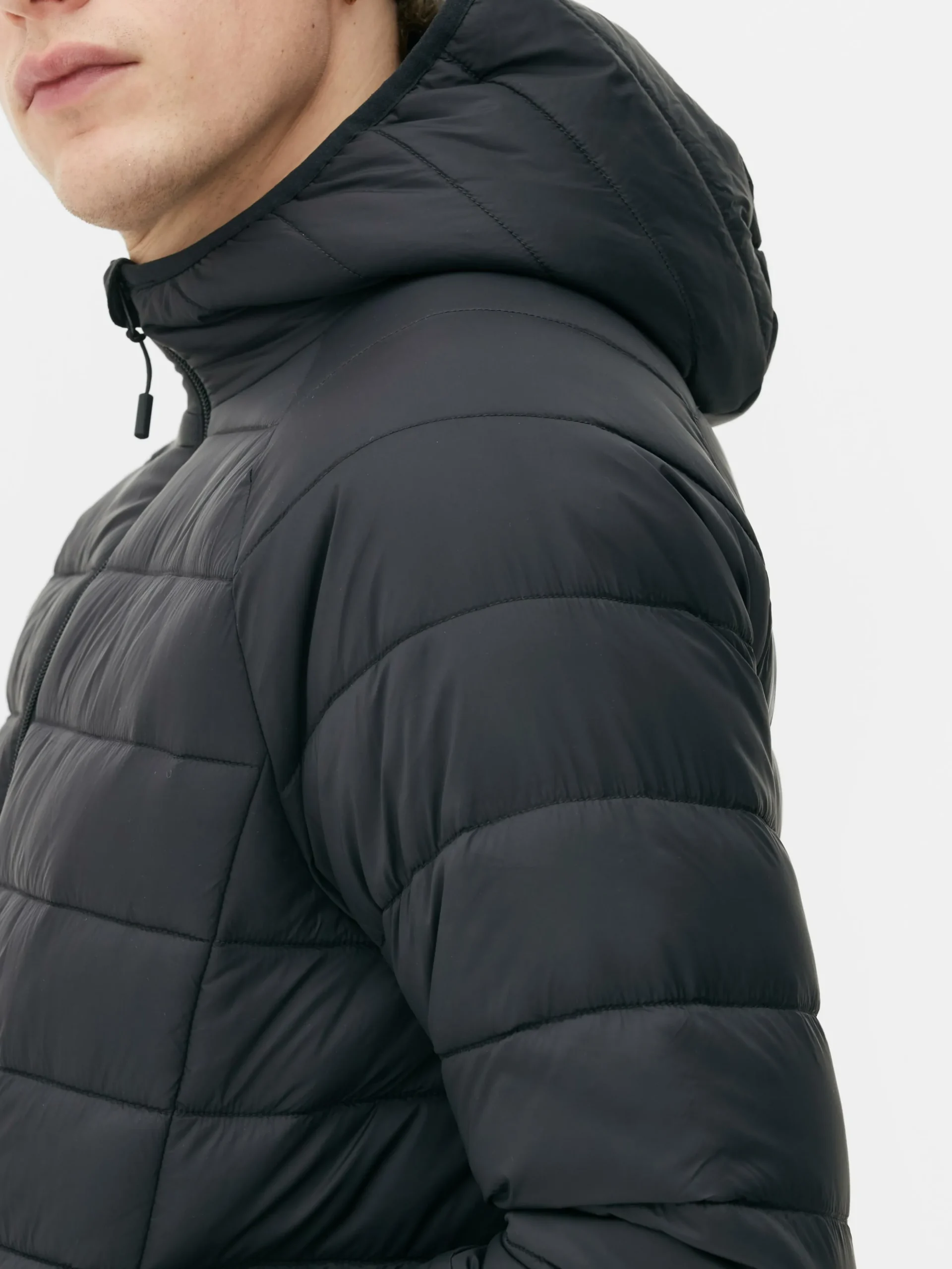 doudoune__capuche_indispe_2.webp Doudoune à Capuche Indispensable