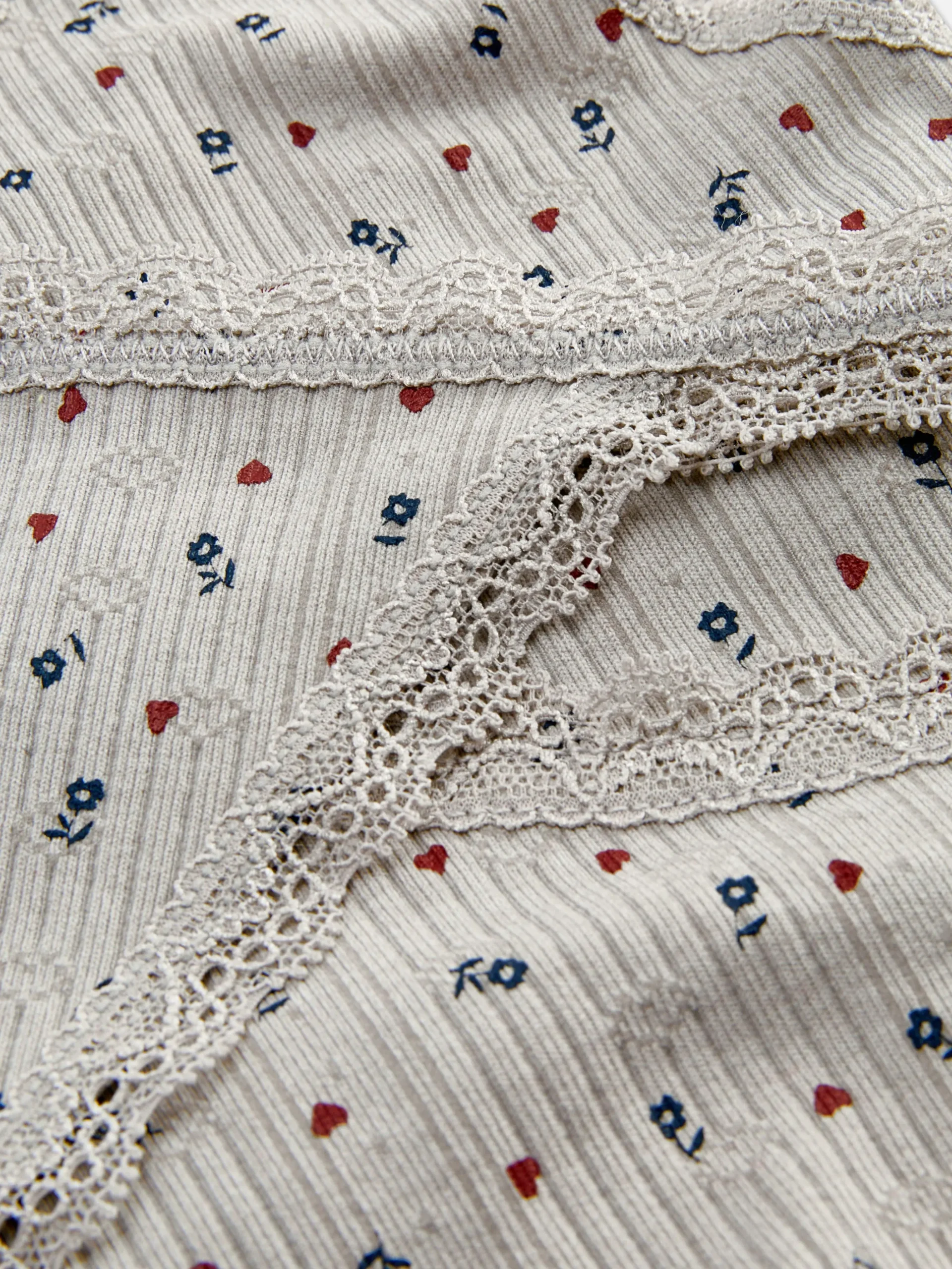 ensemble_caraco_et_string_1.webp Ensemble Caraco Et String En Pointelle à Motifs Sans Couture