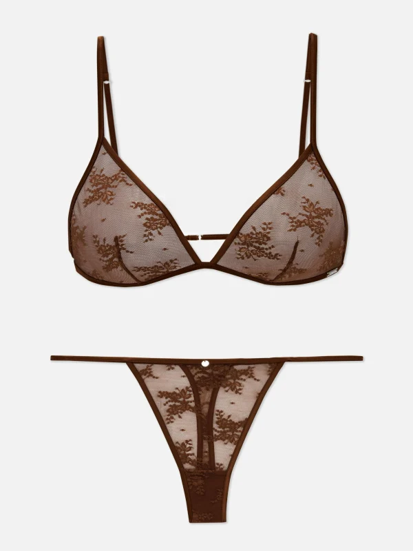 Ensemble De Lingerie Brassière Triangle Et String En Dentelle The Edit