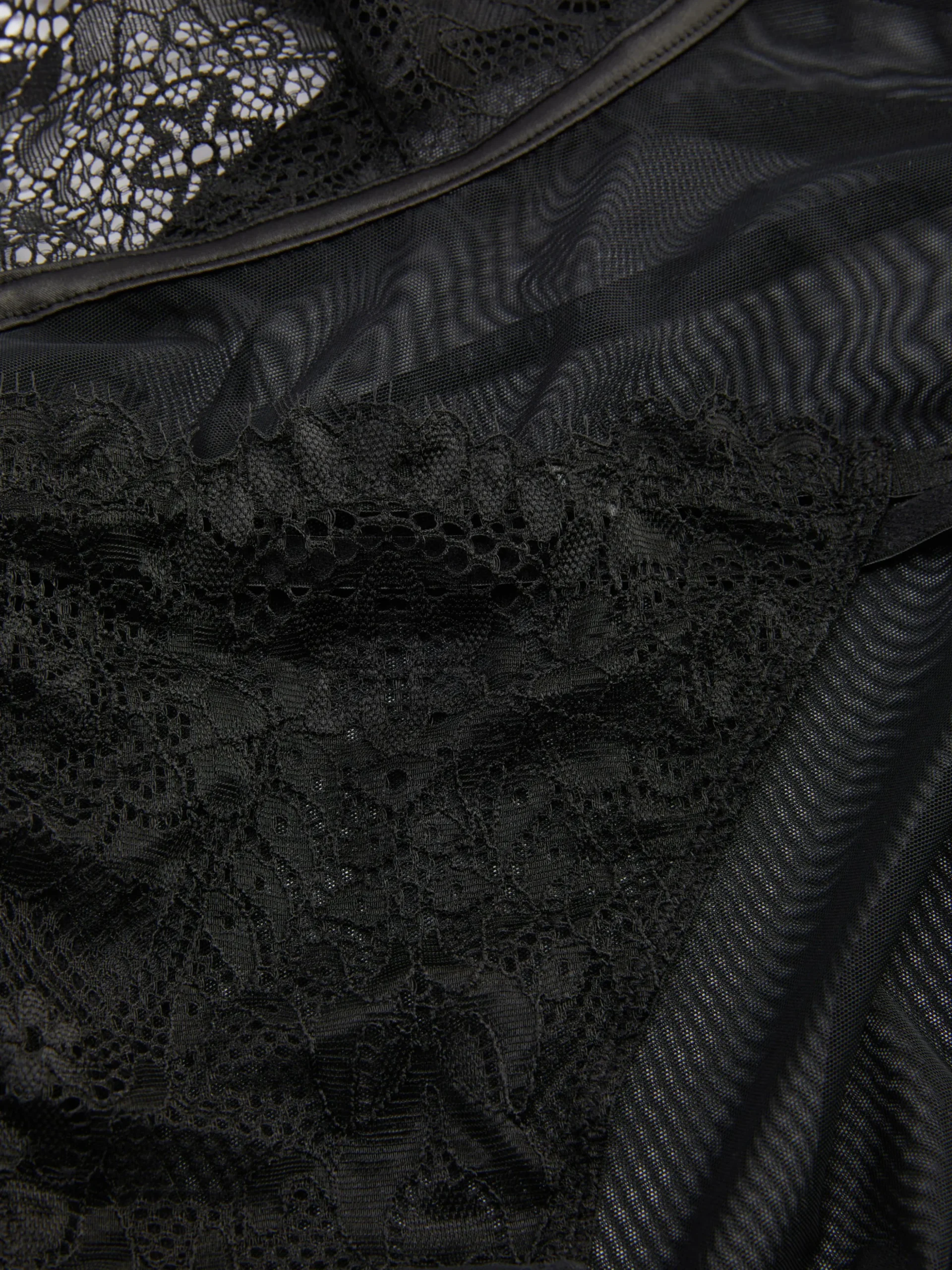 ensemble_nuisette_sans_ar_1.webp Ensemble Nuisette Sans Armature Et String