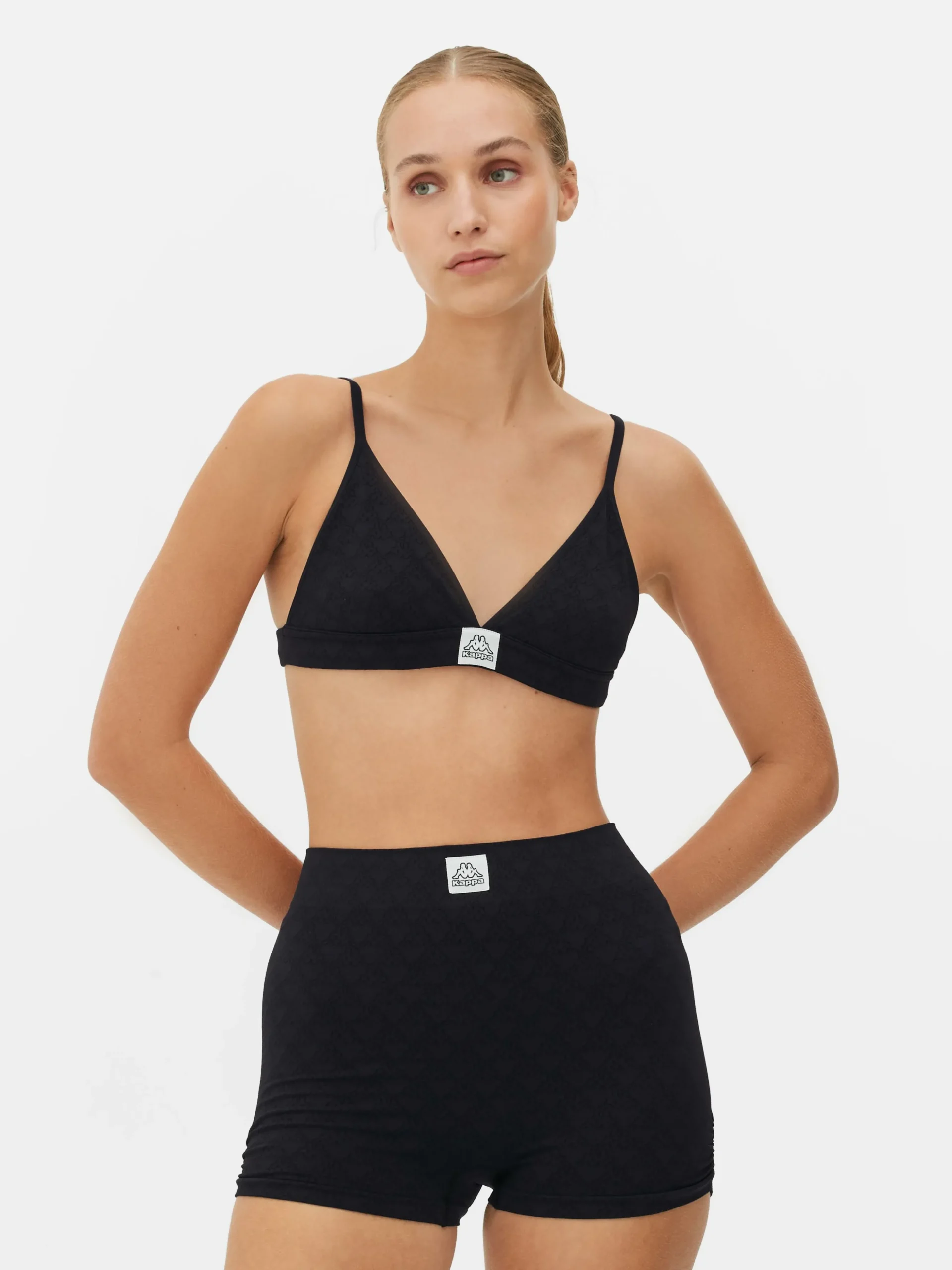 ensemble_sans_coutures_br_2.webp Ensemble Sans Coutures Brassière Triangle Et Short Kappa X Primark