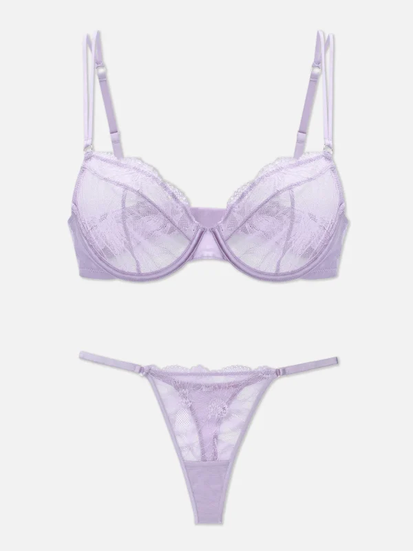 Ensemble Soutien-gorge Non Rembourré Et String En Dentelle