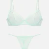 Ensemble Soutien-gorge Non Rembourré Et String En Dentelle