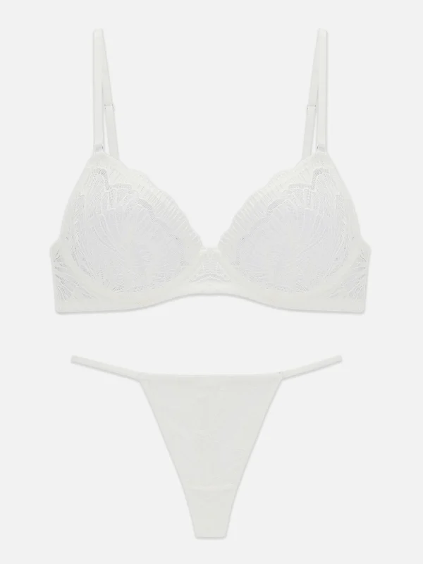 Ensemble Soutien-gorge Non Rembourré Et String En Dentelle