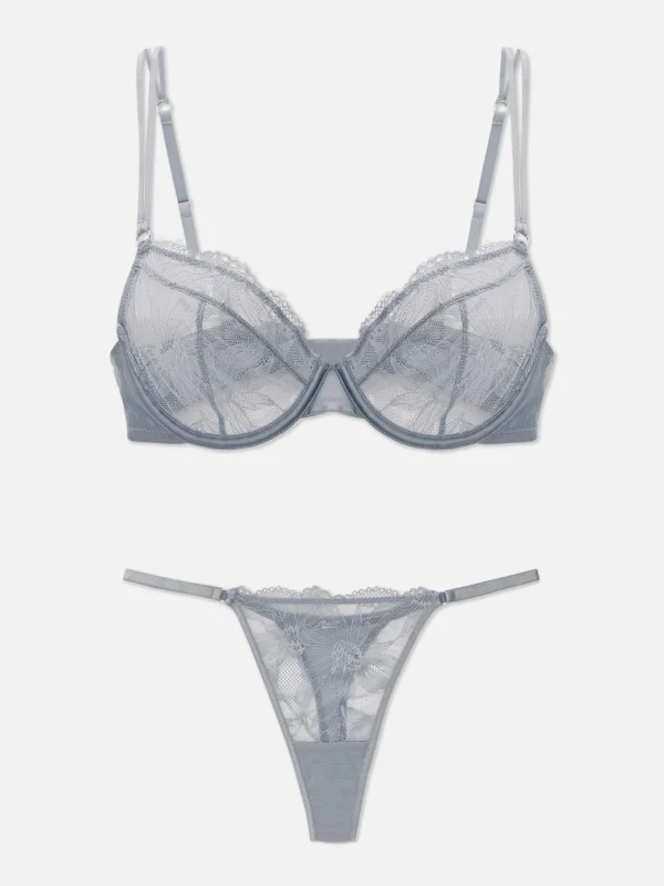 Ensemble Soutien-gorge Non Rembourré Et String En Dentelle