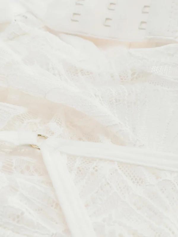 Ensemble Soutien-gorge Non Rembourré Et String En Dentelle