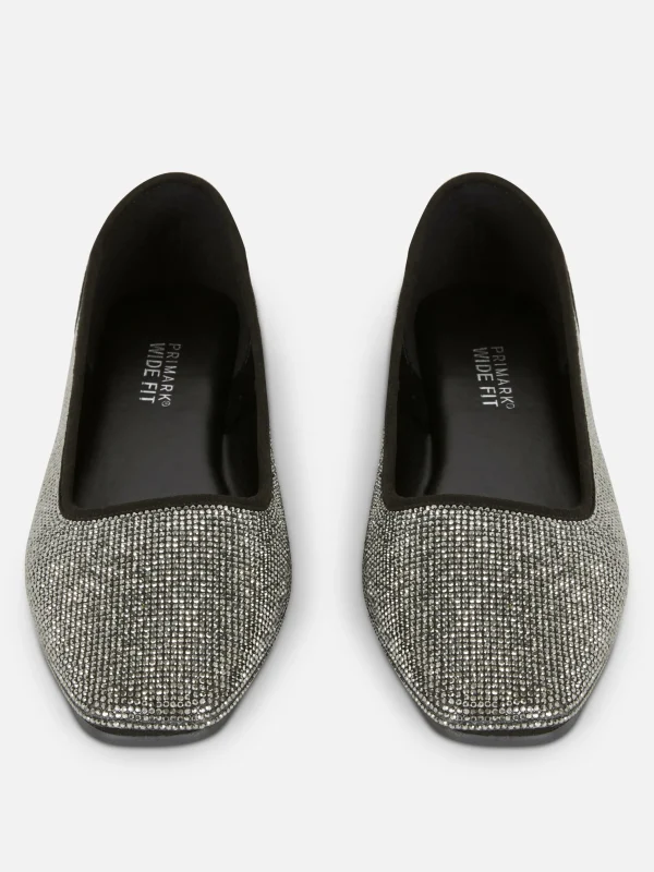 Escarpins Cloutés à Bout Carré