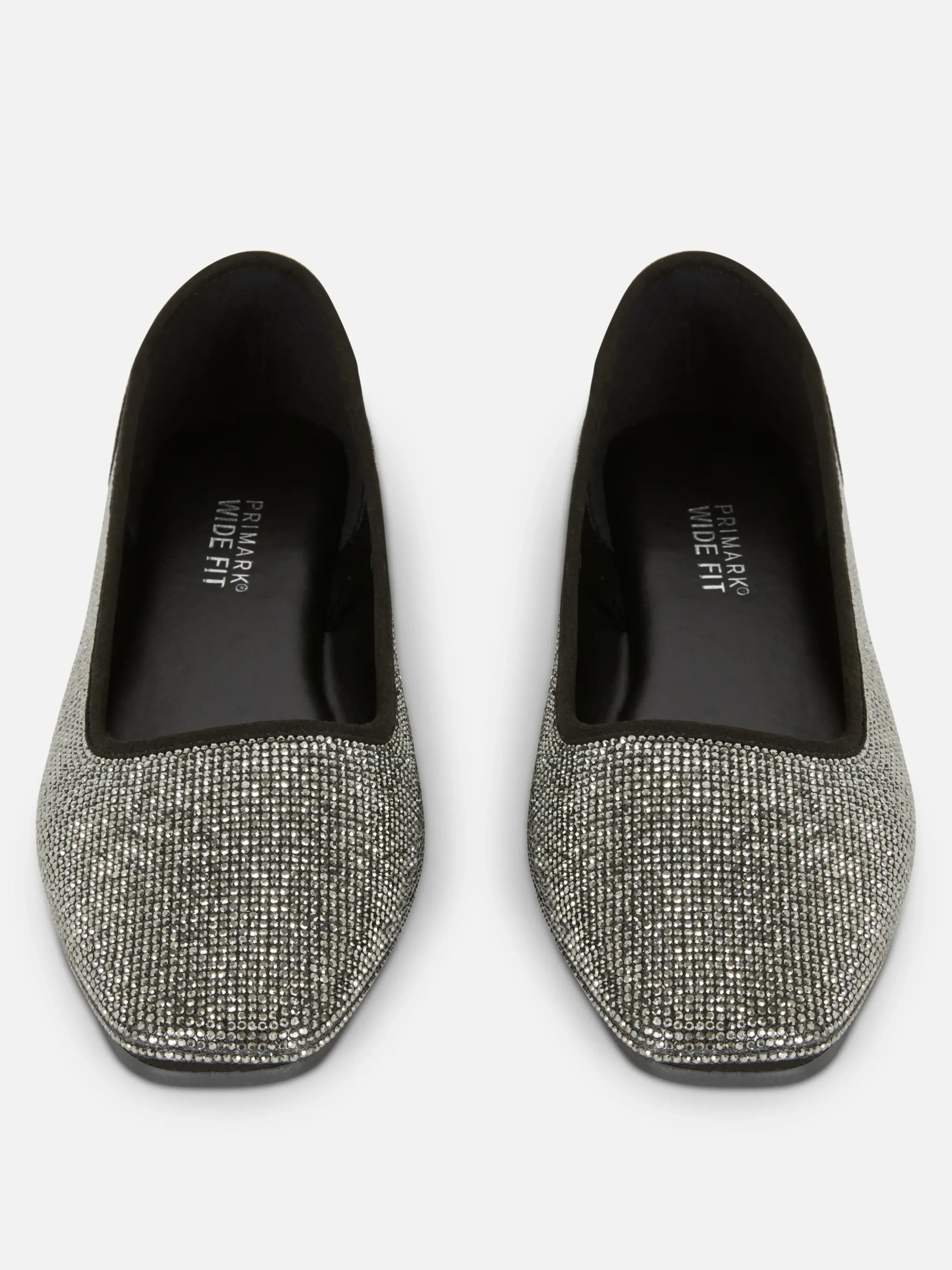 escarpins_clouts__bout_ca_1-1.webp Escarpins Cloutés à Bout Carré