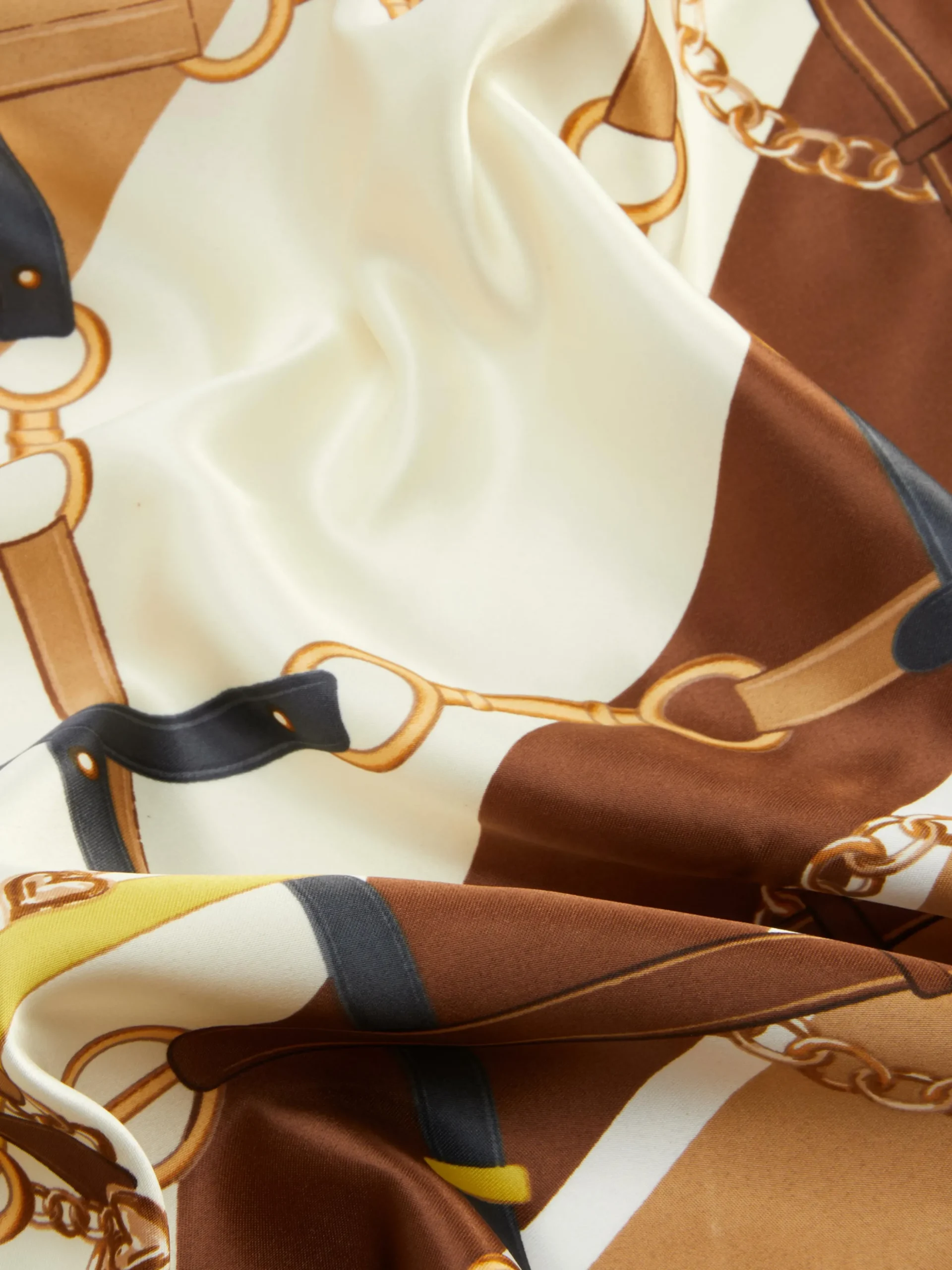 foulard_rita_ora_1-1.webp Foulard Rita Ora