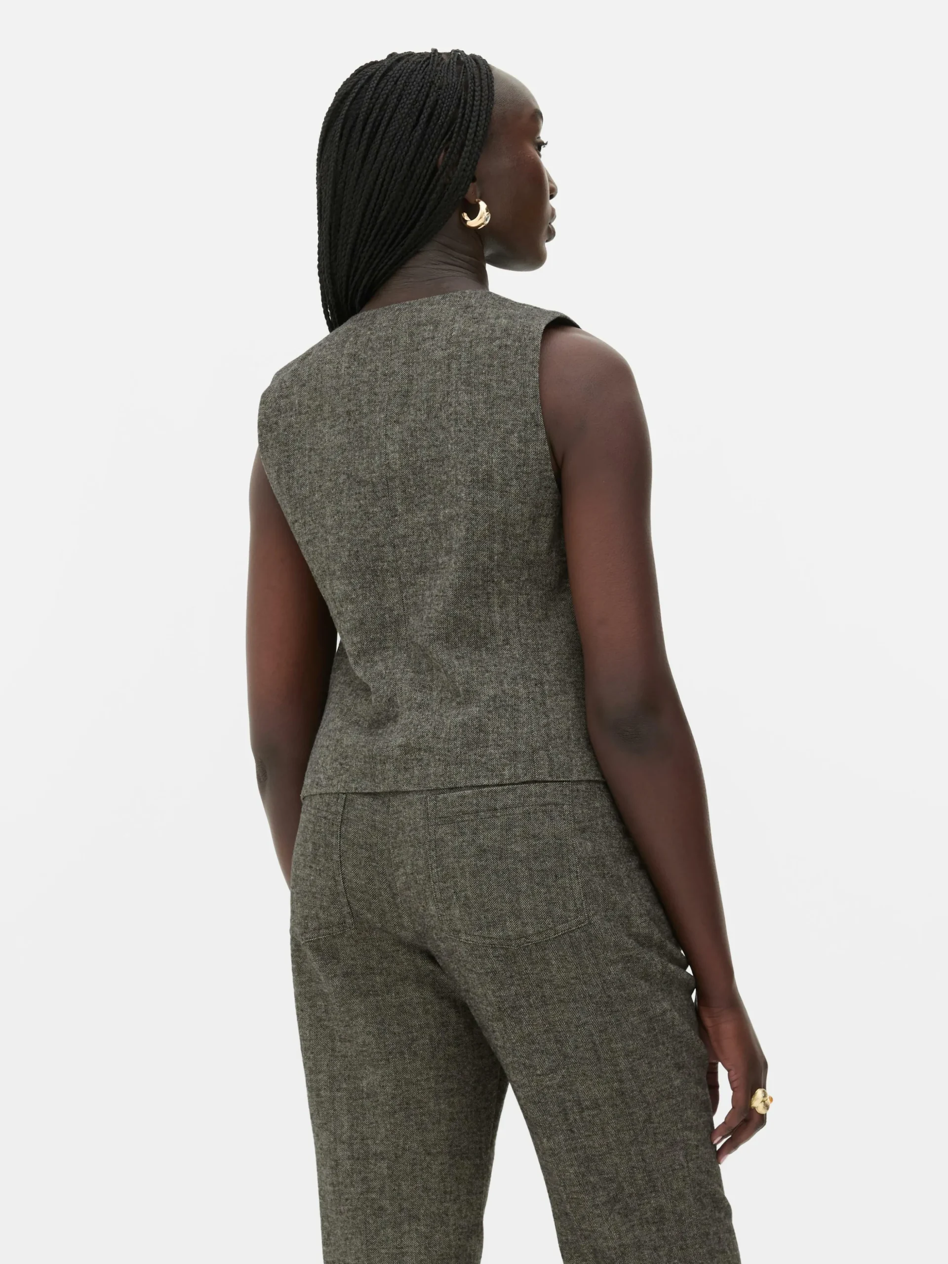 gilet_avec_chevrons__bout_3.webp Gilet Avec Chevrons à Boutonnage Simple Rita Ora