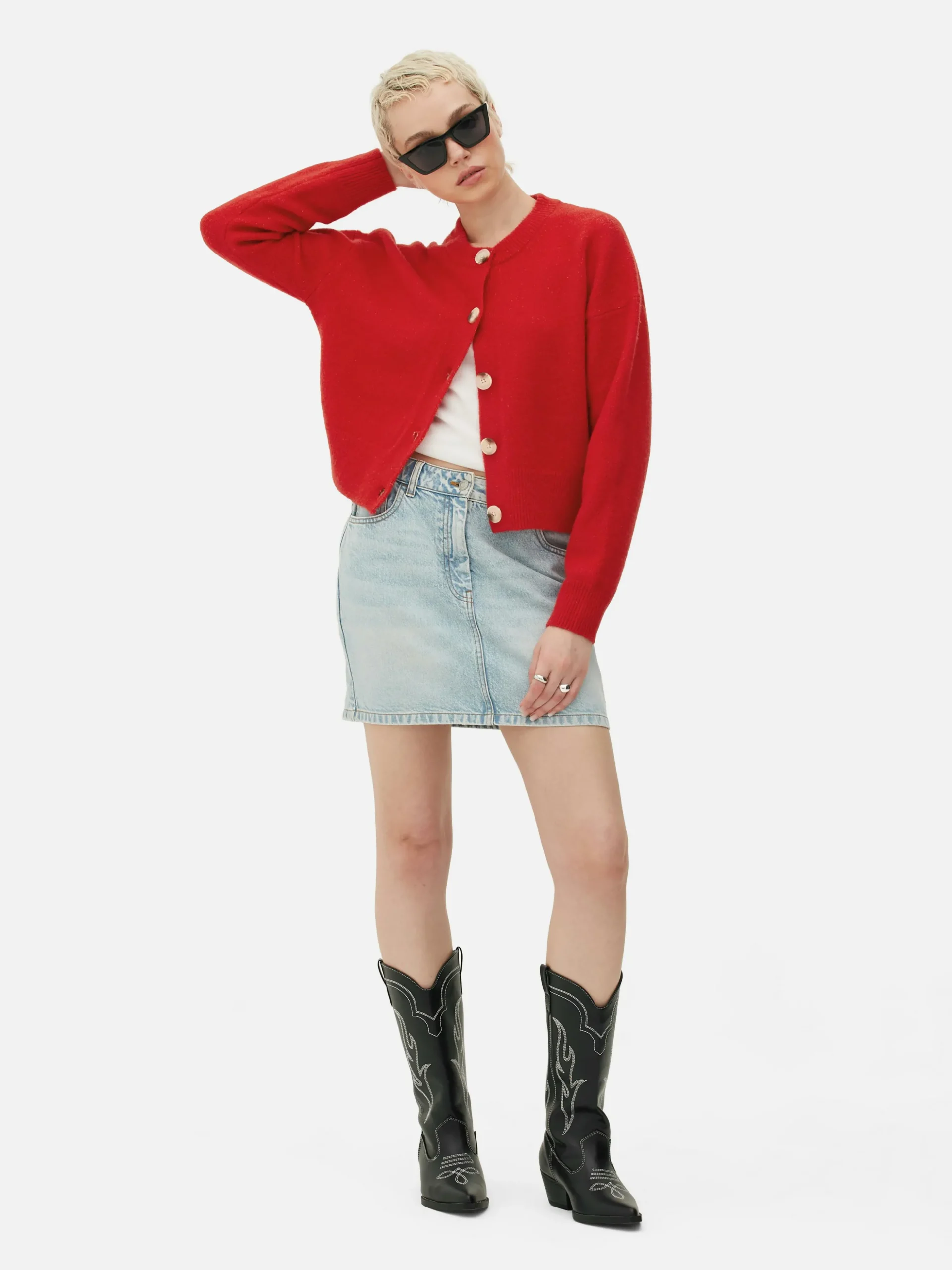 gilet_boutonn__col_rasduc_1.webp Gilet Boutonné à Col Ras-du-cou