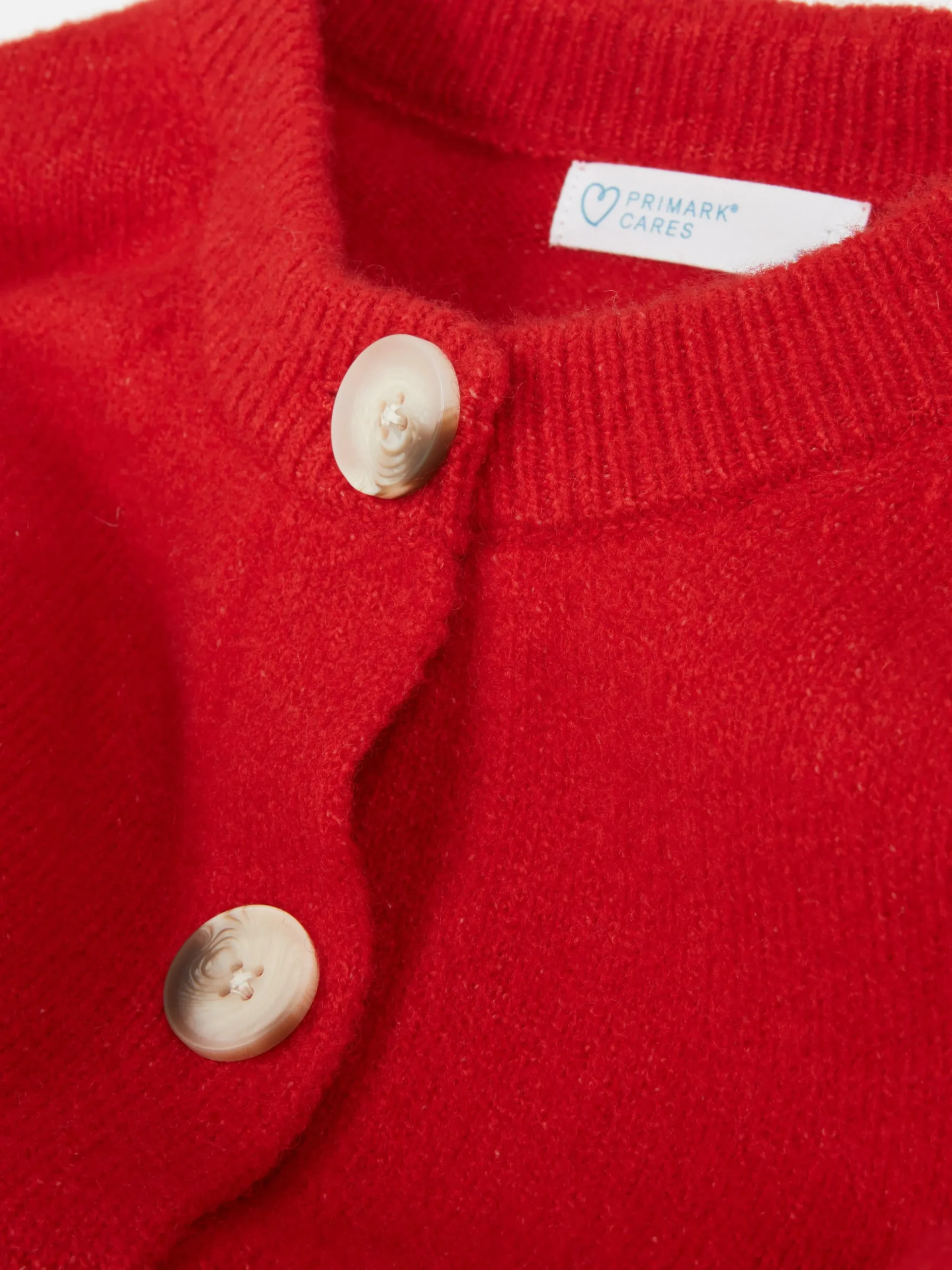 gilet_boutonn__col_rasduc_6.webp Gilet Boutonné à Col Ras-du-cou