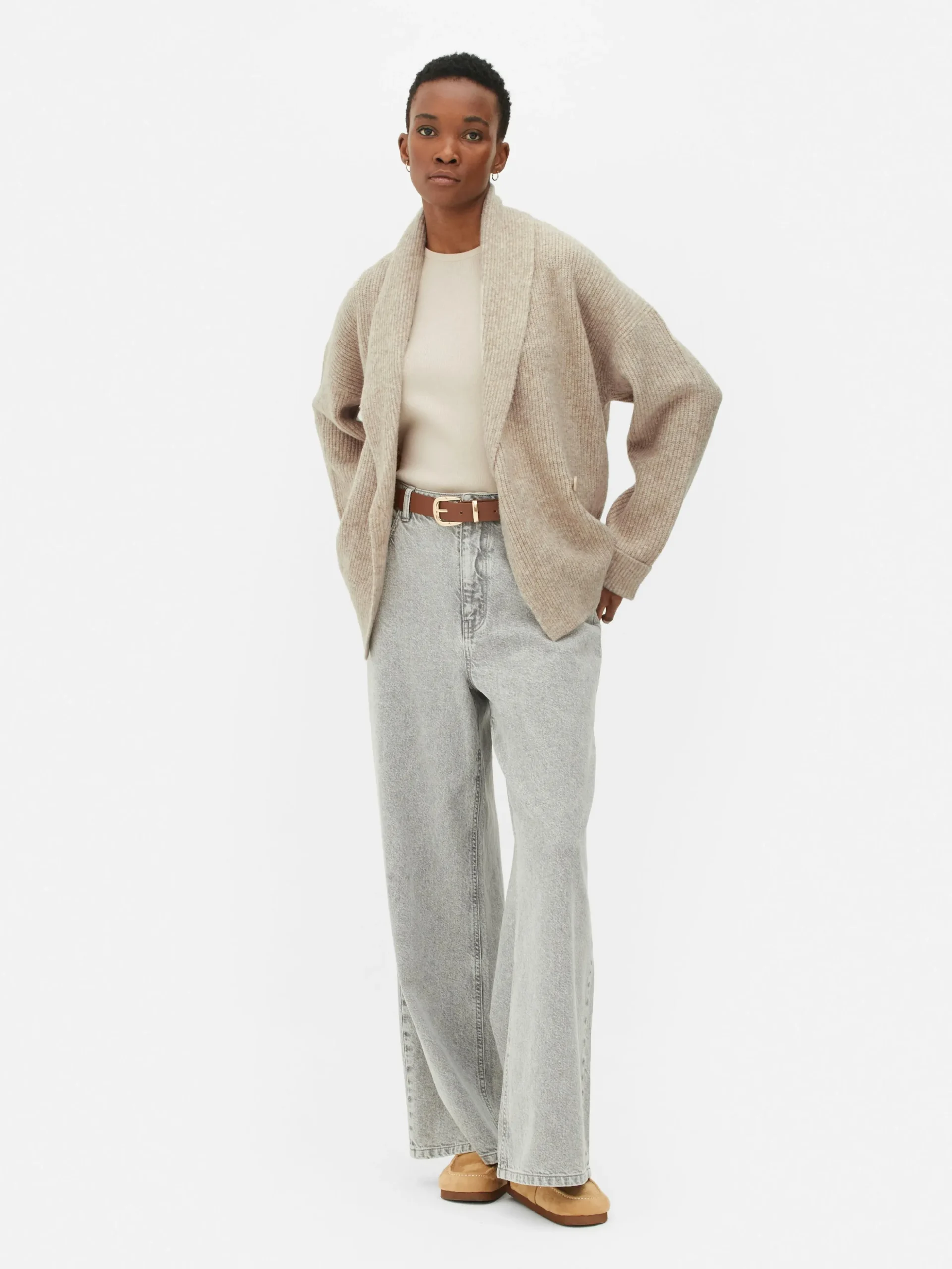 gilet_cachecur__boutons_e_1.webp Gilet Cache-cœur à Boutons Et Col Châle