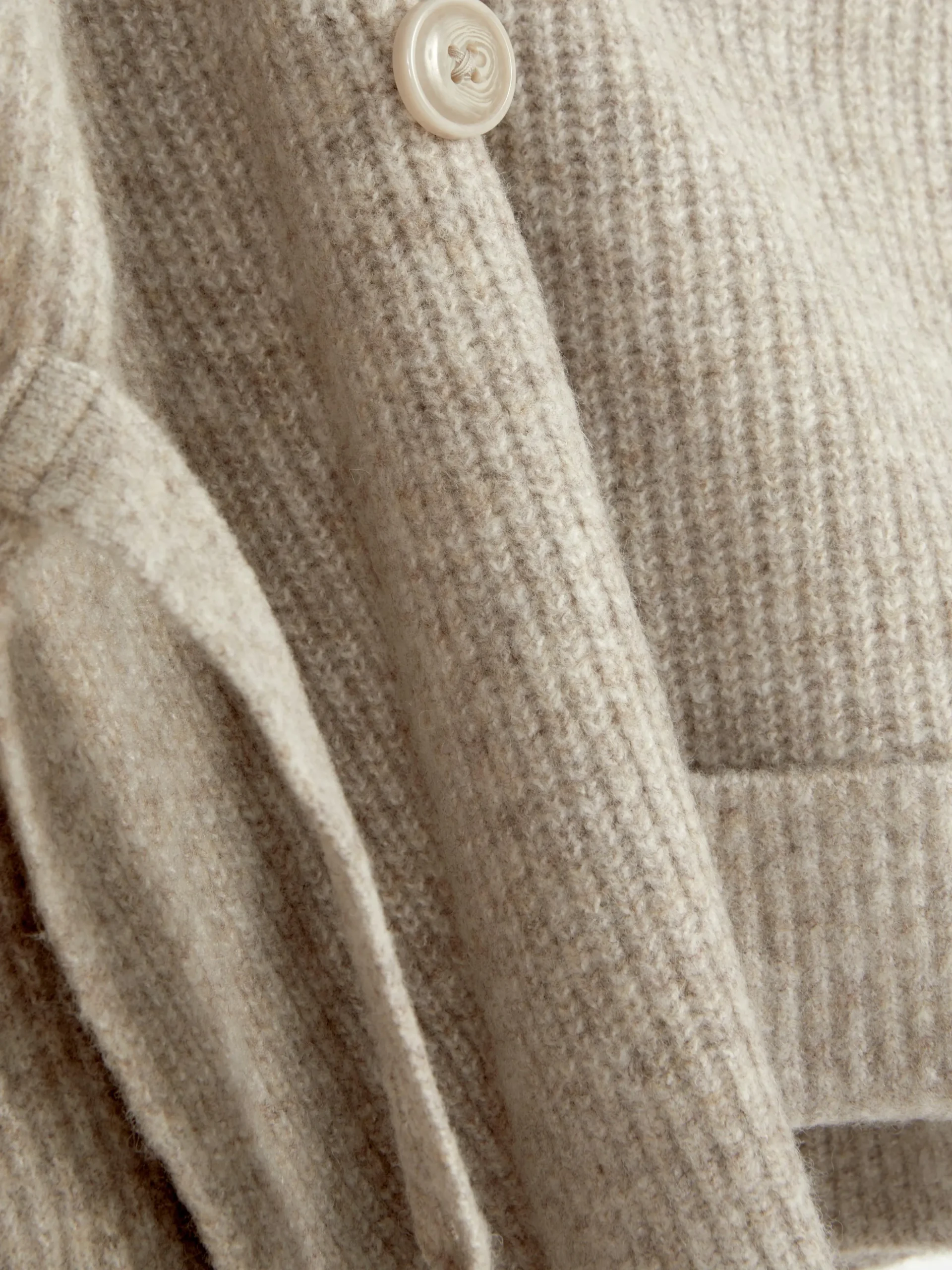 gilet_cachecur__boutons_e_6.webp Gilet Cache-cœur à Boutons Et Col Châle