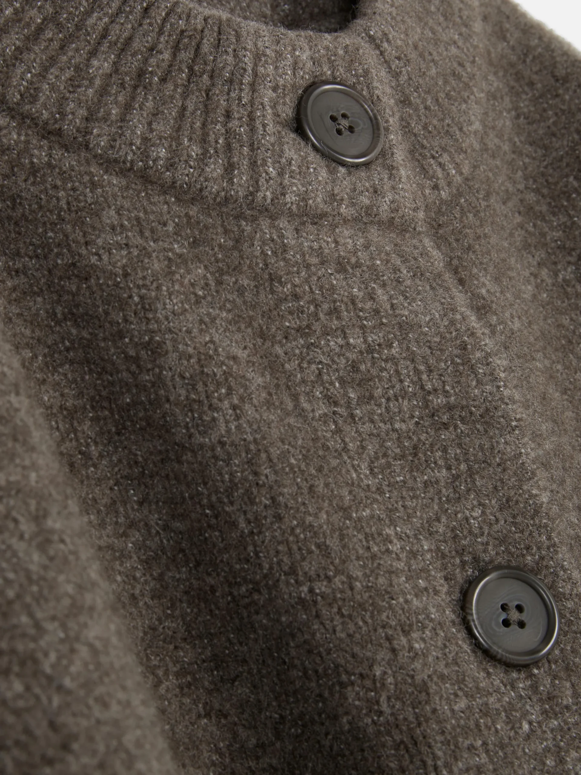 gilet_dcontract_boutonn_s_5-1.webp Gilet Décontracté Boutonné Sur Le Devant