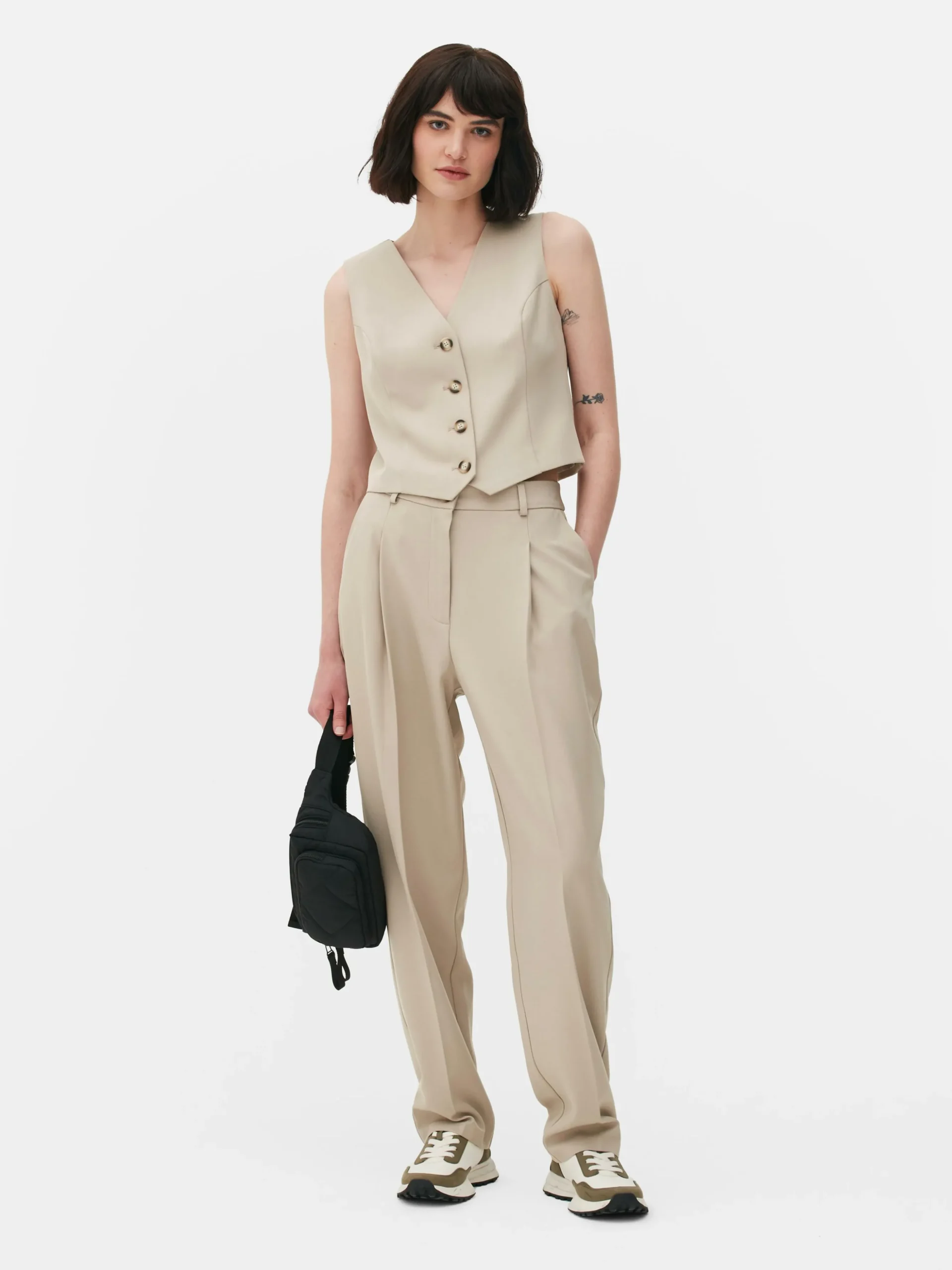 gilet_de_costume_ajust_bo_0-1.webp Gilet De Costume Ajusté Boutonné