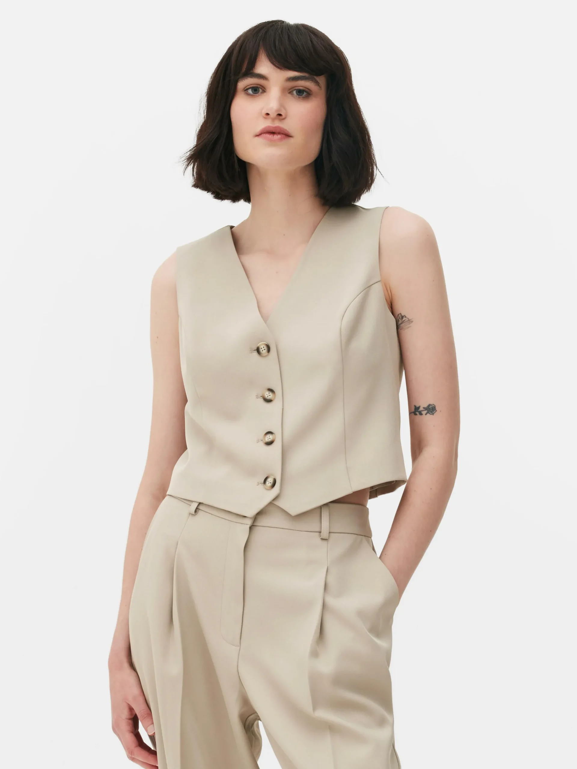 gilet_de_costume_ajust_bo_1-1.webp Gilet De Costume Ajusté Boutonné