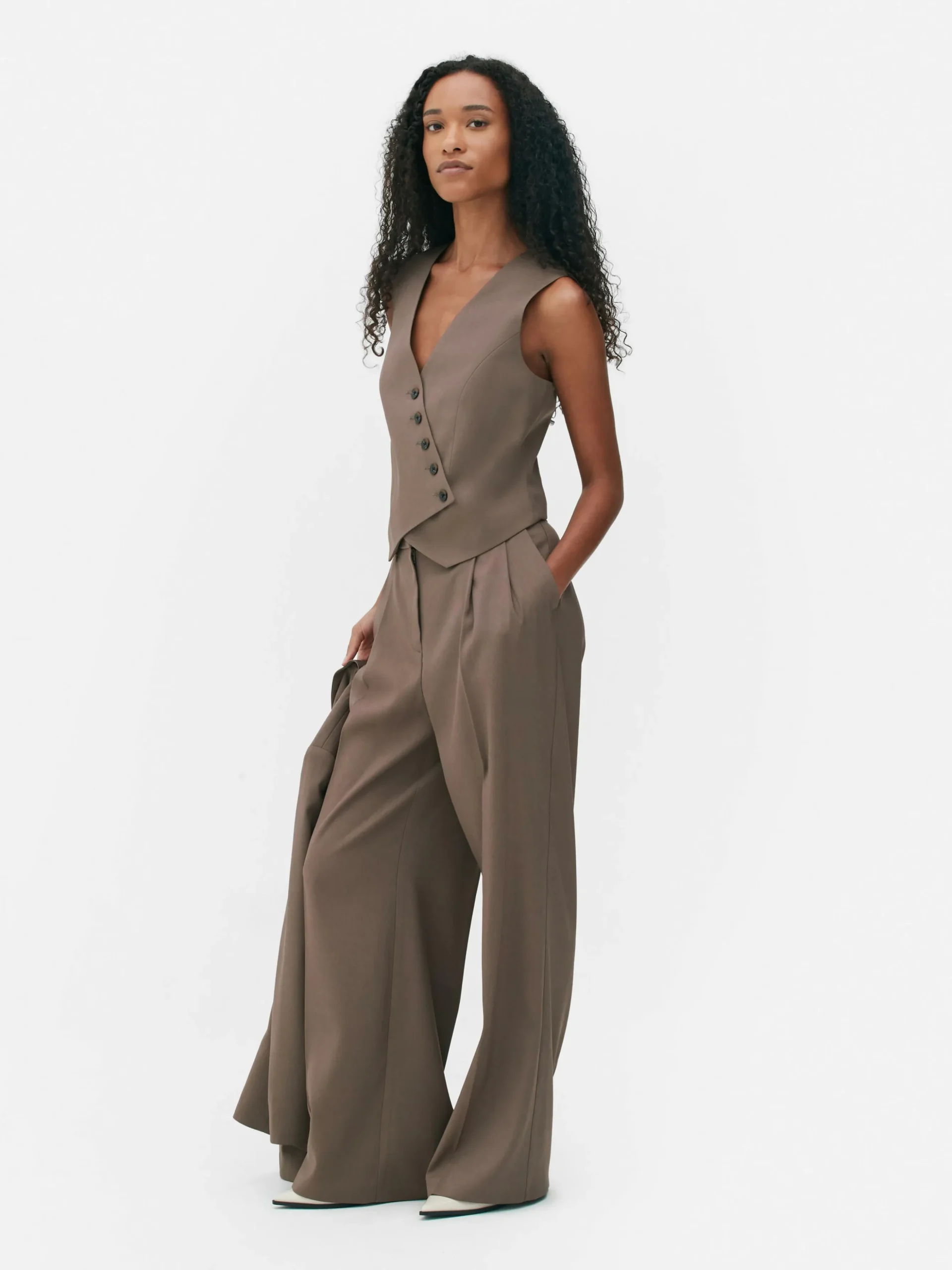 gilet_de_costume_asymtriq_0.webp Gilet De Costume Asymétrique Boutonné Sur Le Devant