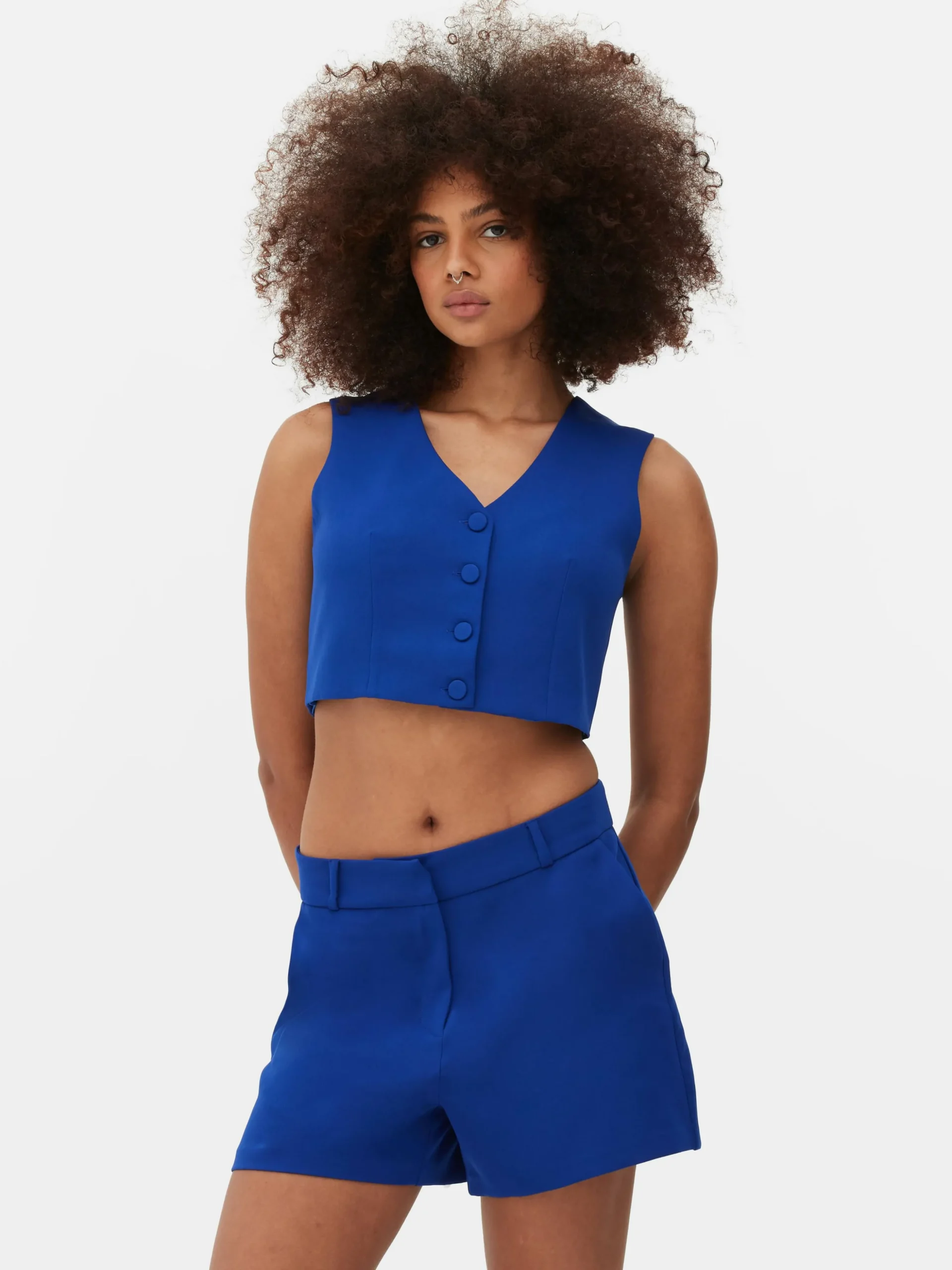 gilet_de_costume_court__b_1.webp Gilet De Costume Court à Boutonnage Simple