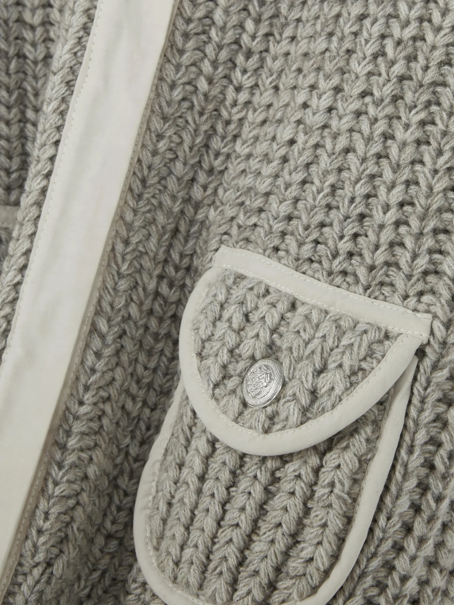 gilet_de_costume_en_maill_5.webp Gilet De Costume En Maille Rita Ora