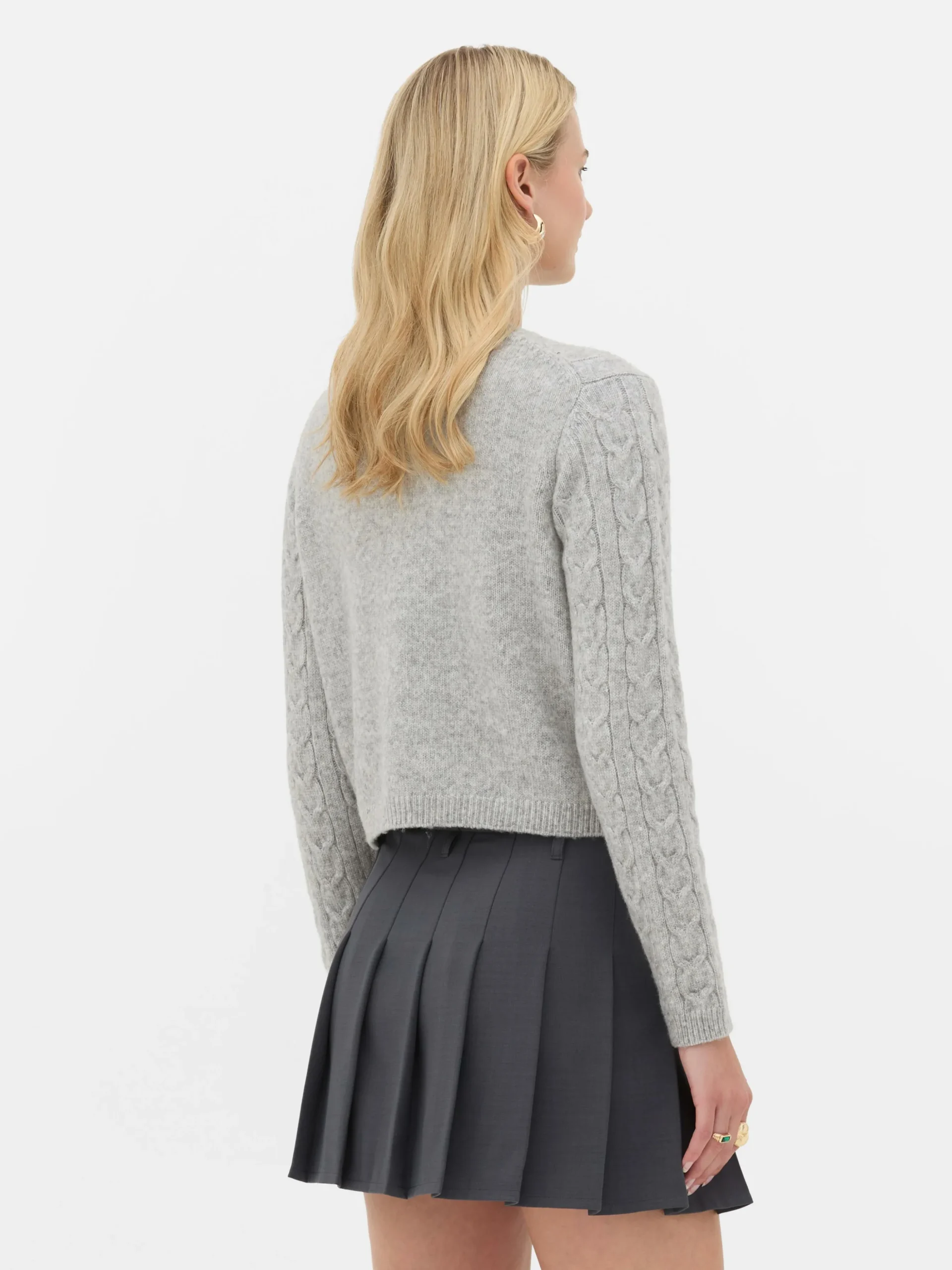 gilet_en_maille_torsade_r_2-1.webp Gilet En Maille Torsadée Rita Ora