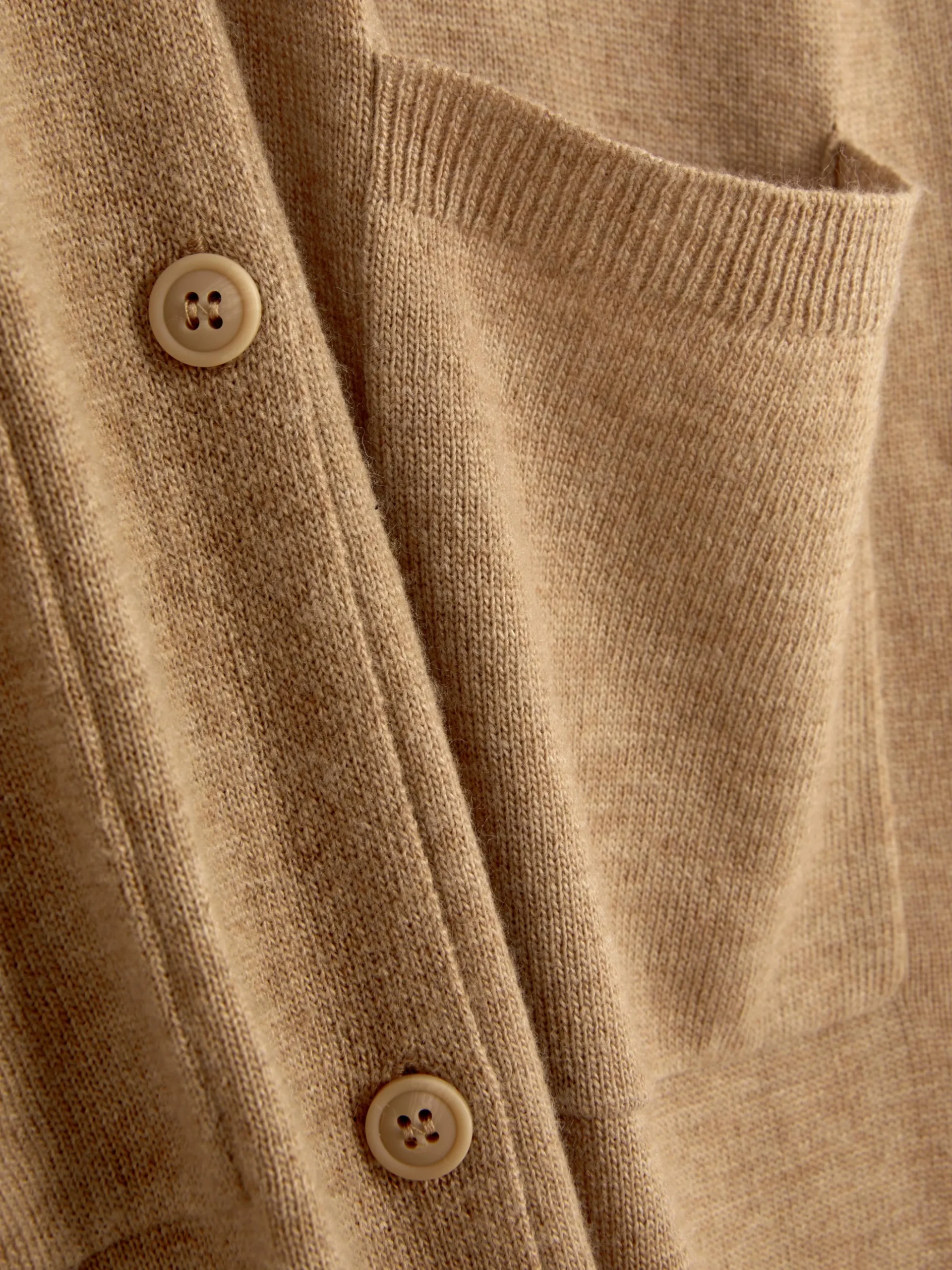 gilet_long_boutonn_5-1.webp Gilet Long Boutonné