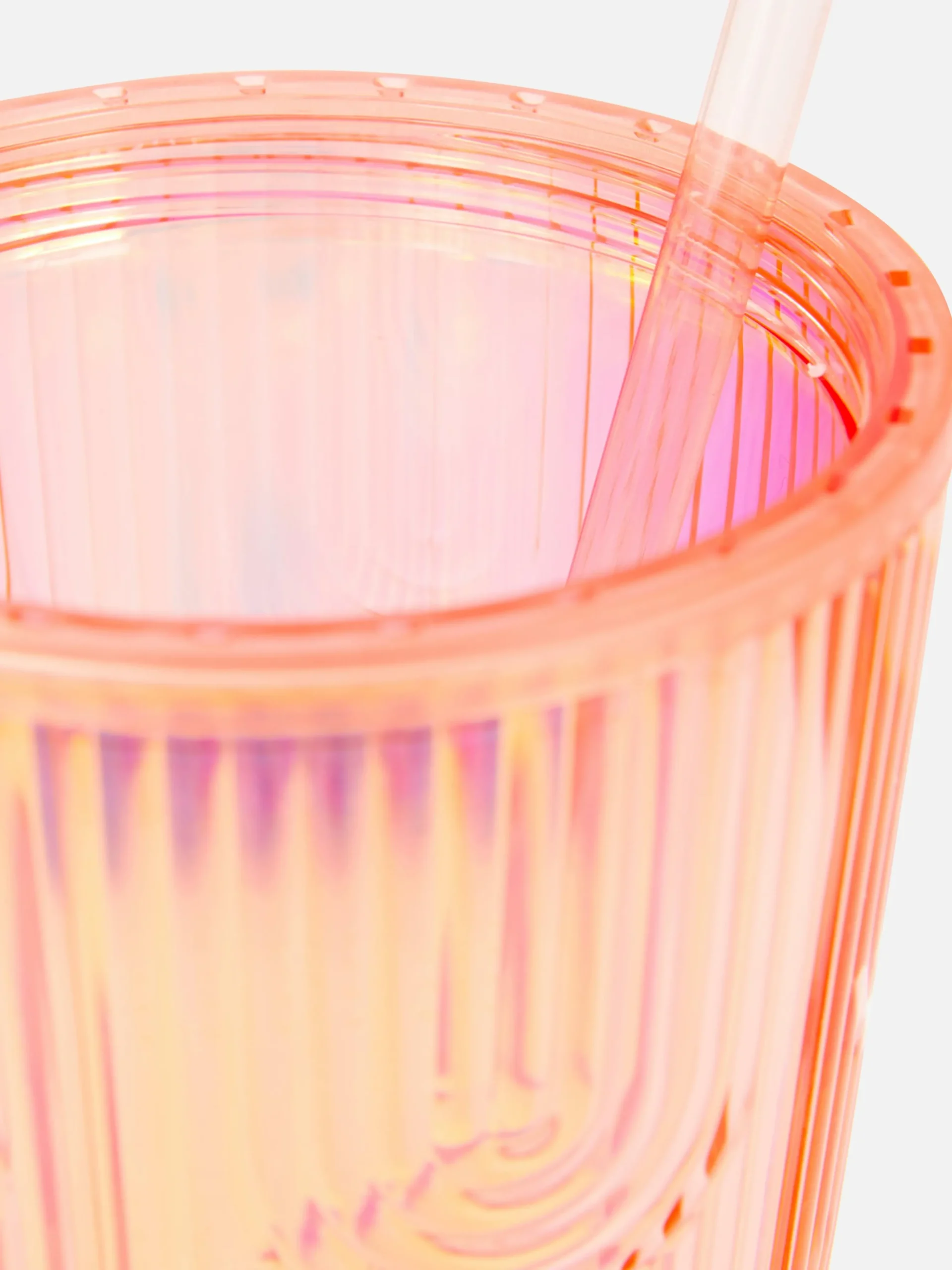 gobelet_avec_paille__reli_1.webp Gobelet Avec Paille à Reliefs