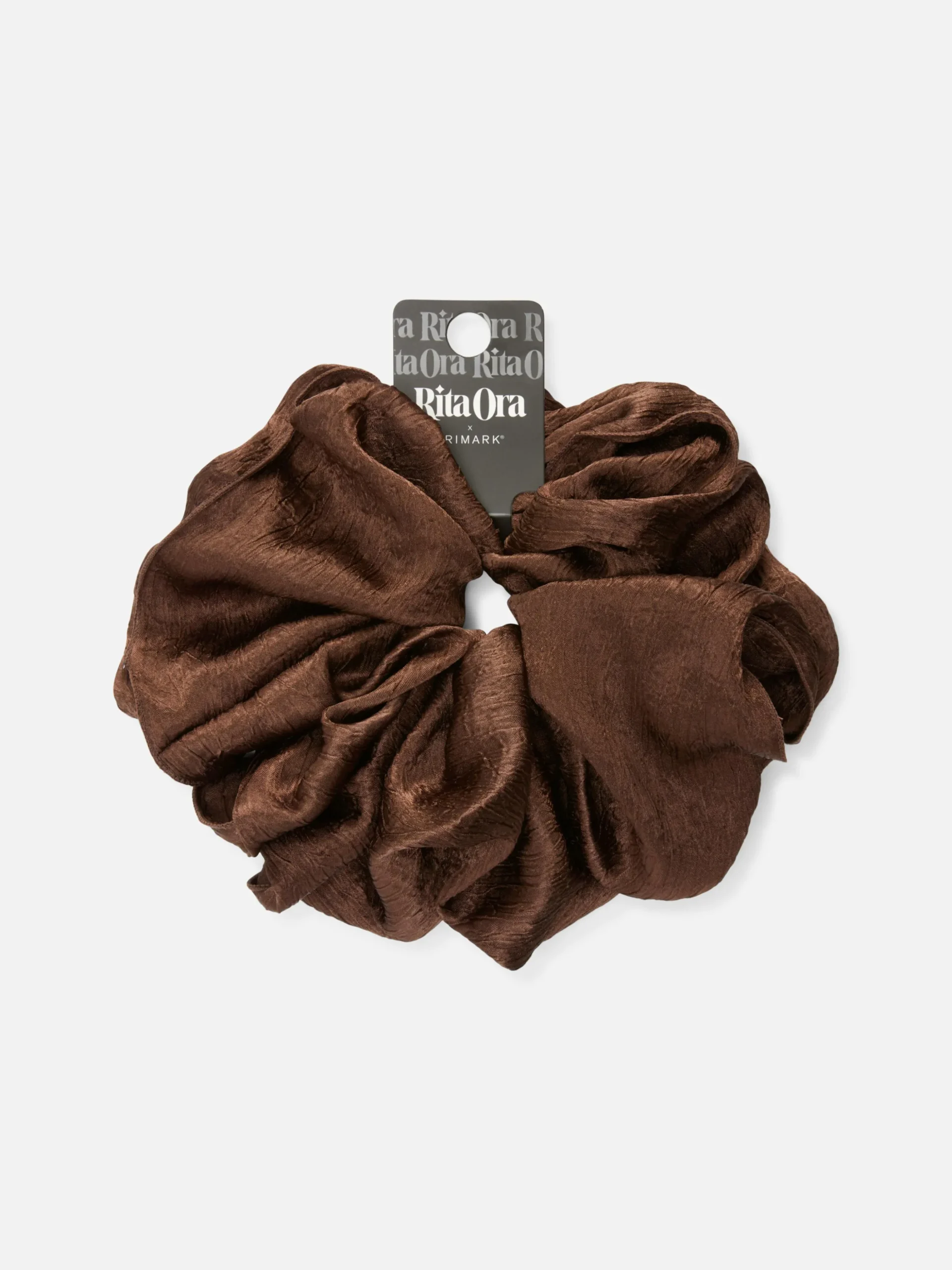 grand_chouchou_cheveux_en_2-1.webp Grand Chouchou Cheveux En Satin Rita Ora