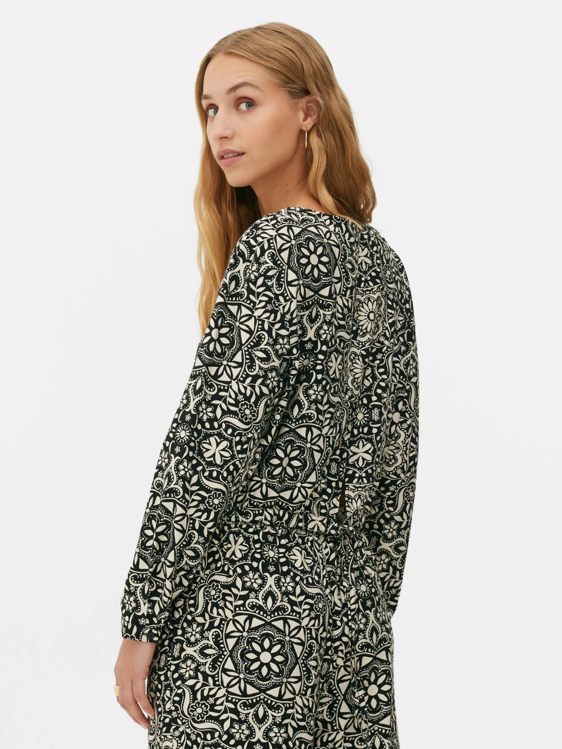 haut__manches_longues_ave_3-1.webp Haut à Manches Longues Avec Cordon De Serrage à Coordonner