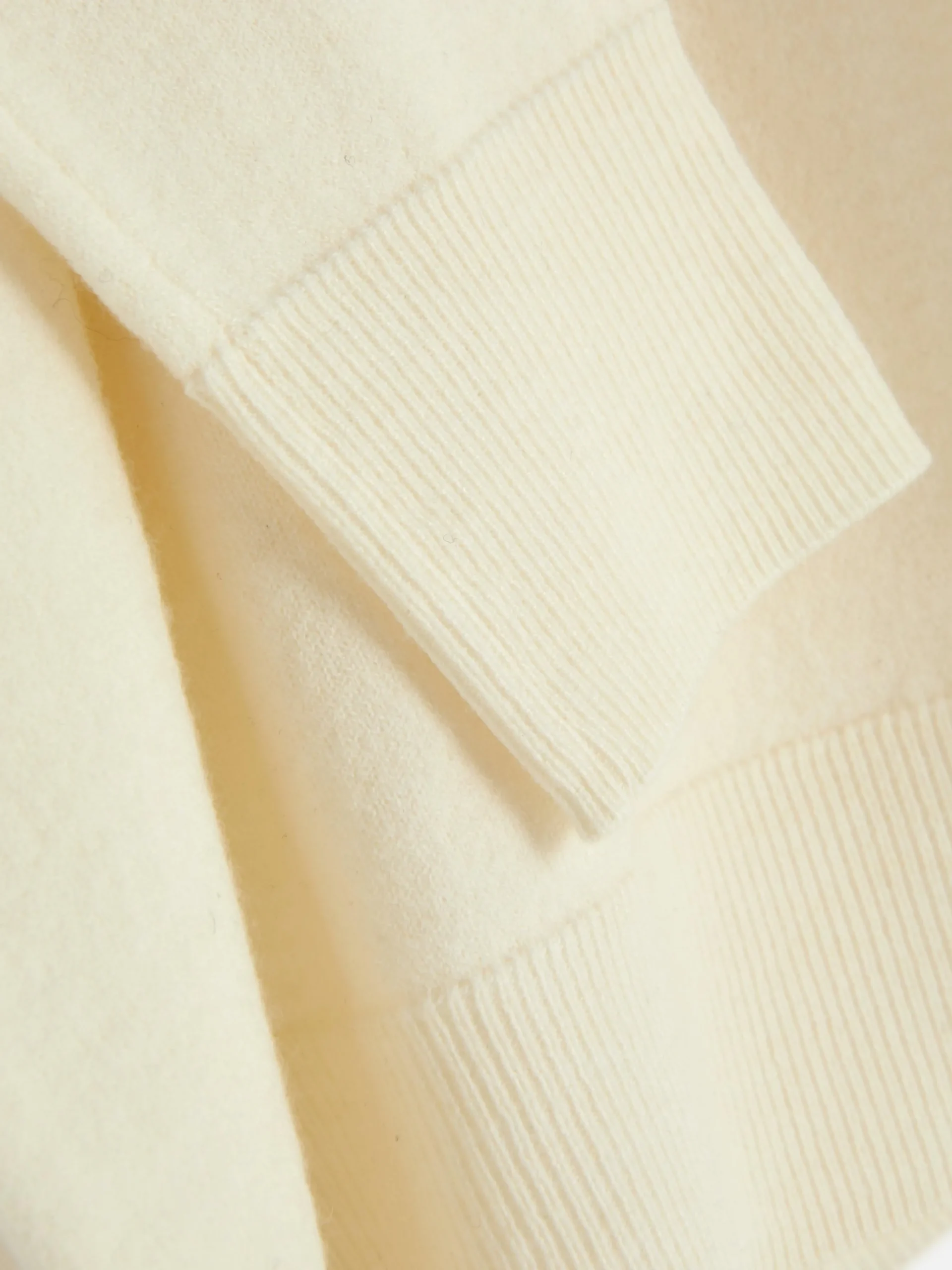 haut__manches_longues_et__5.webp Haut à Manches Longues Et à Col Roulé